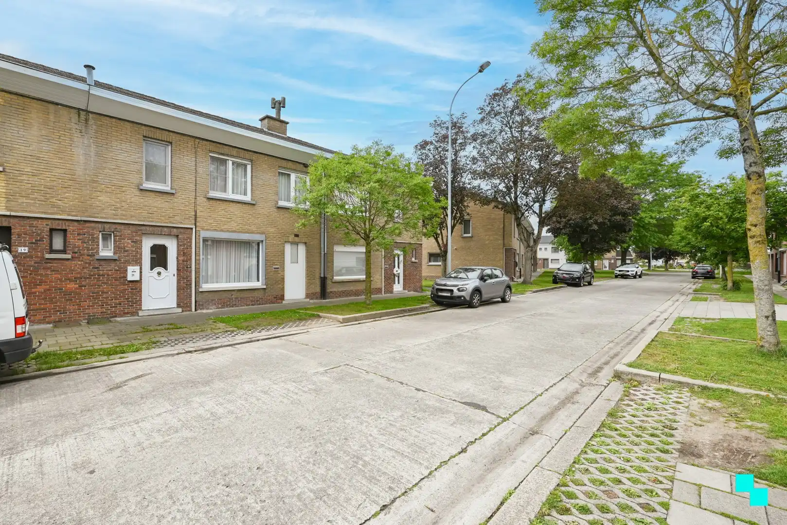 Instapklare, gerenoveerde woning met achteruitgang te Izegem foto 2