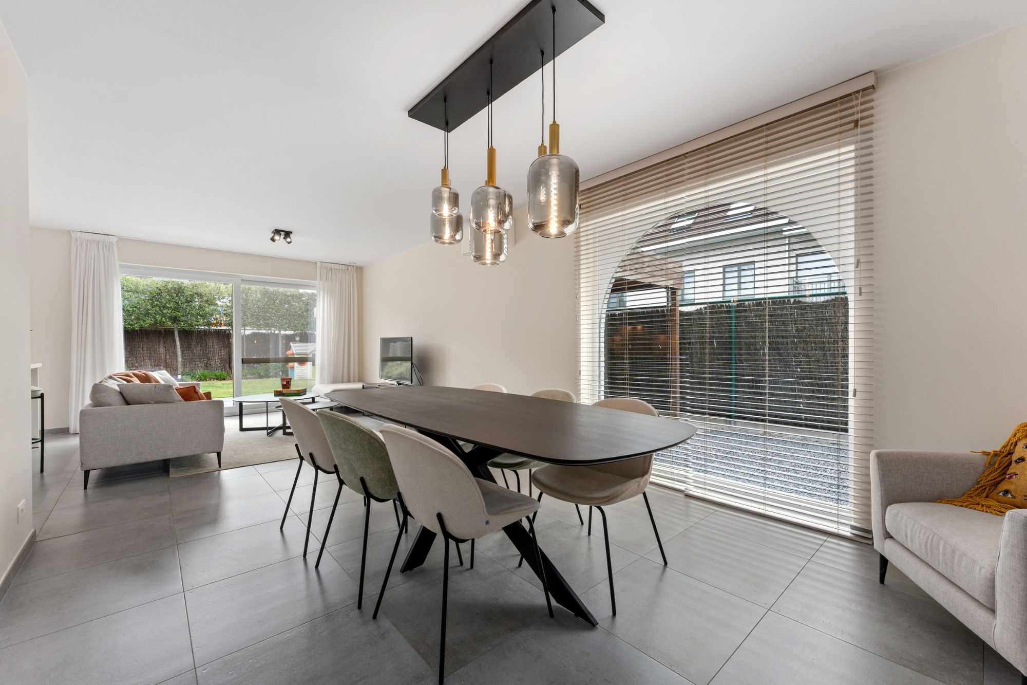 Recente 4 slpk woning met tuin, garage en carport op rustige locatie foto 7