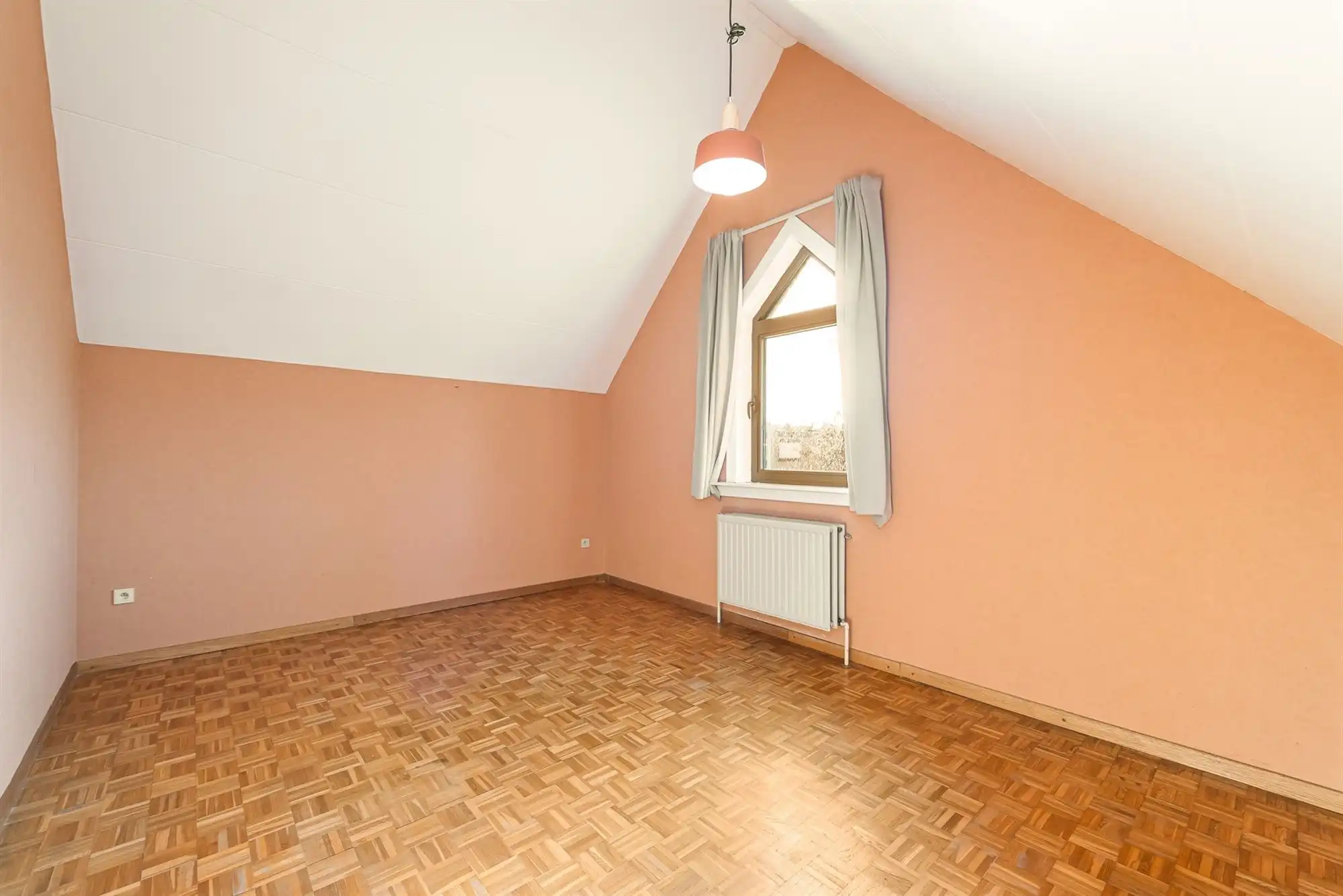 Instapklare open bebouwing met ruime tuin in een groene omgeving foto 18