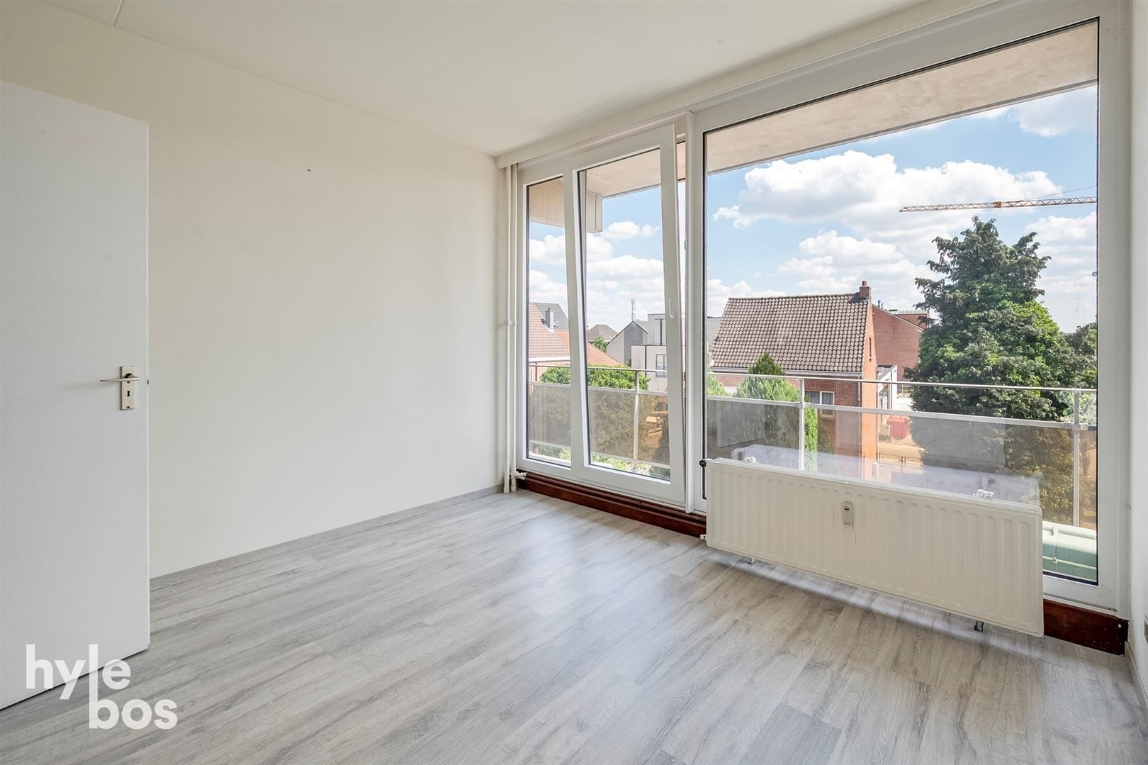 Instapklaar 2 slaapkamer appartement gelegen op de Markt van Moerbeke foto 17