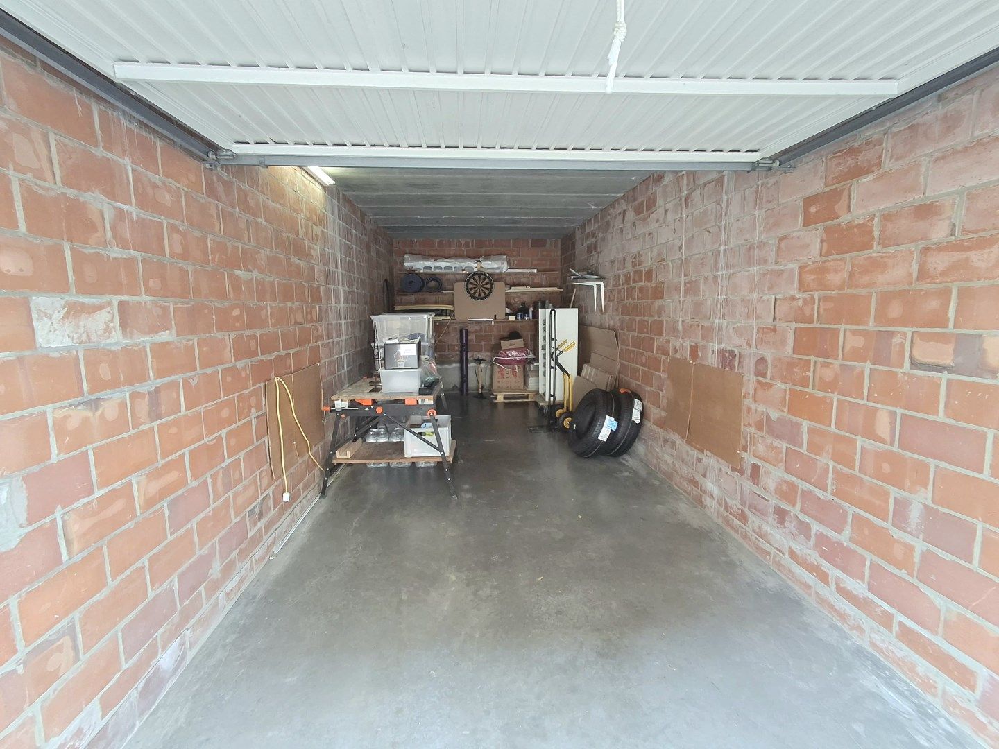 INSTAPKLAAR APPARTEMENT MET RUIME GARAGE IN HARTJE RUISELEDE foto 12