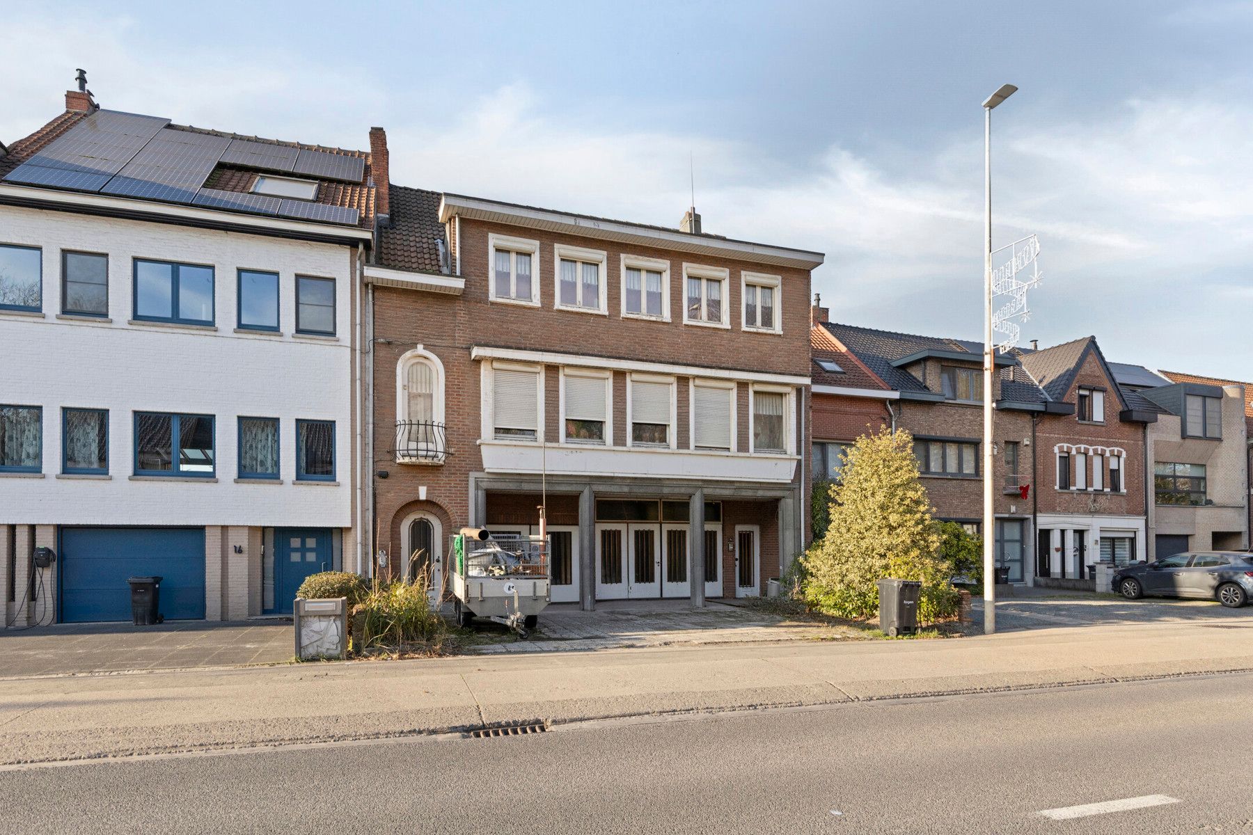 Ruim magazijn (433m² bruikbare oppervlakte) met oprit. foto 11