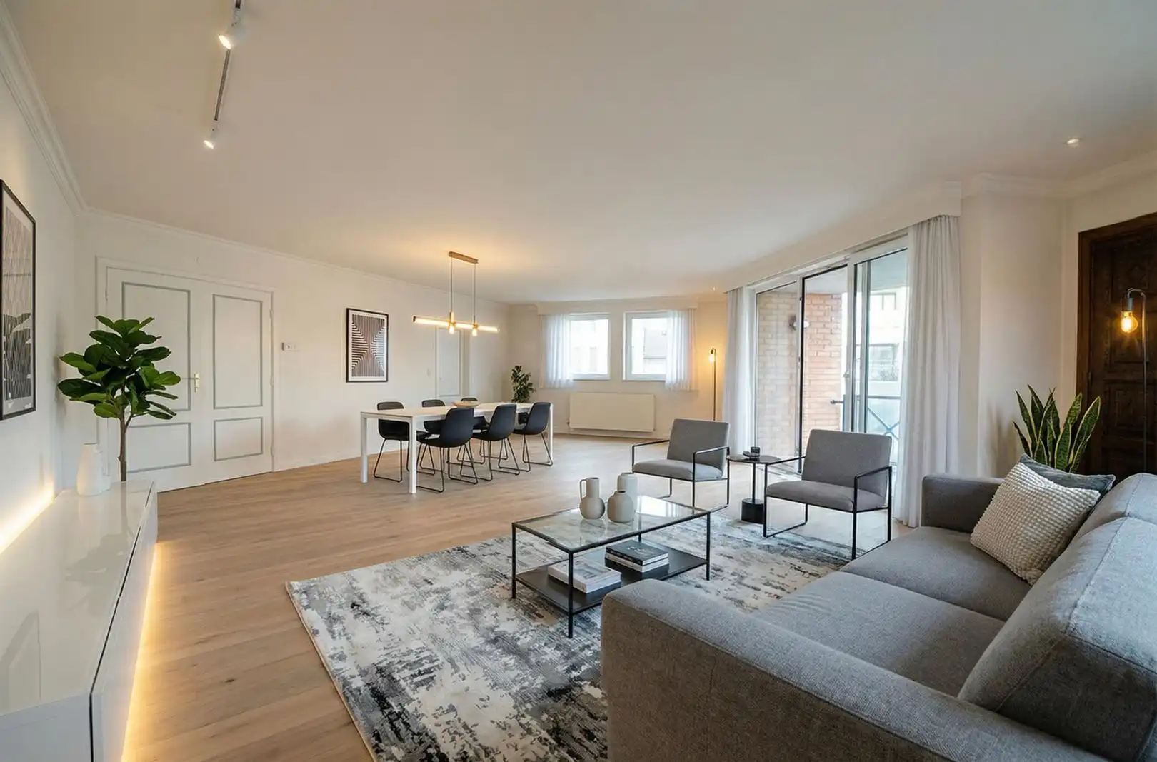 Ruim op te frissen appartement op wandelafstand van de stad foto 4