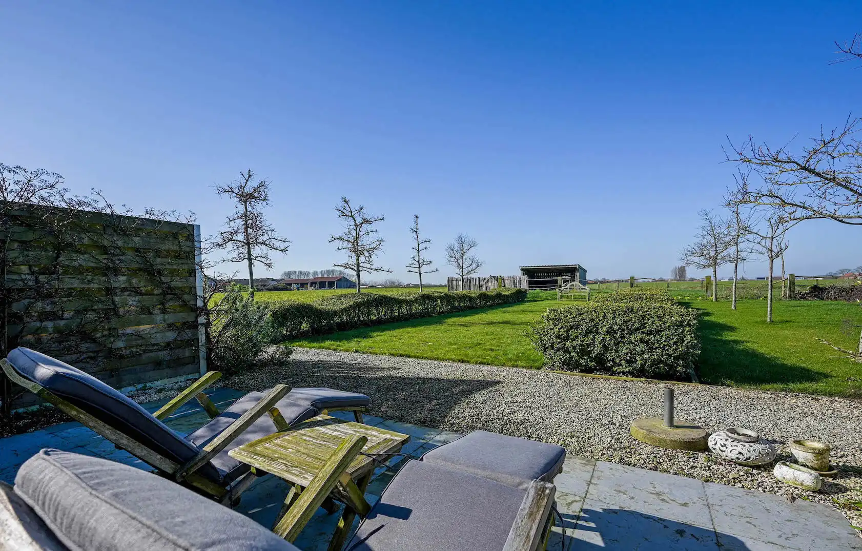 Idyllisch gelegen landgoed, voormalige hoeve, met karakterwoning, vakantieverblijf/boutique B & B met 6 vergunde kamers, parking en weide op circa 1 ha foto 14