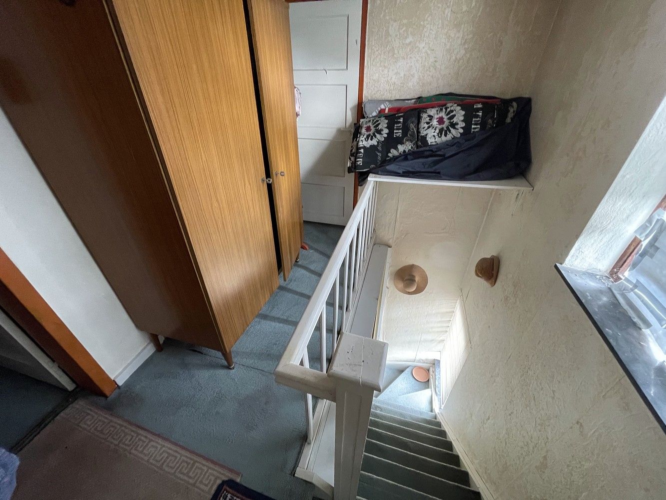Te renoveren gezinswoning op een steenworp van het centrum van Genk foto 9