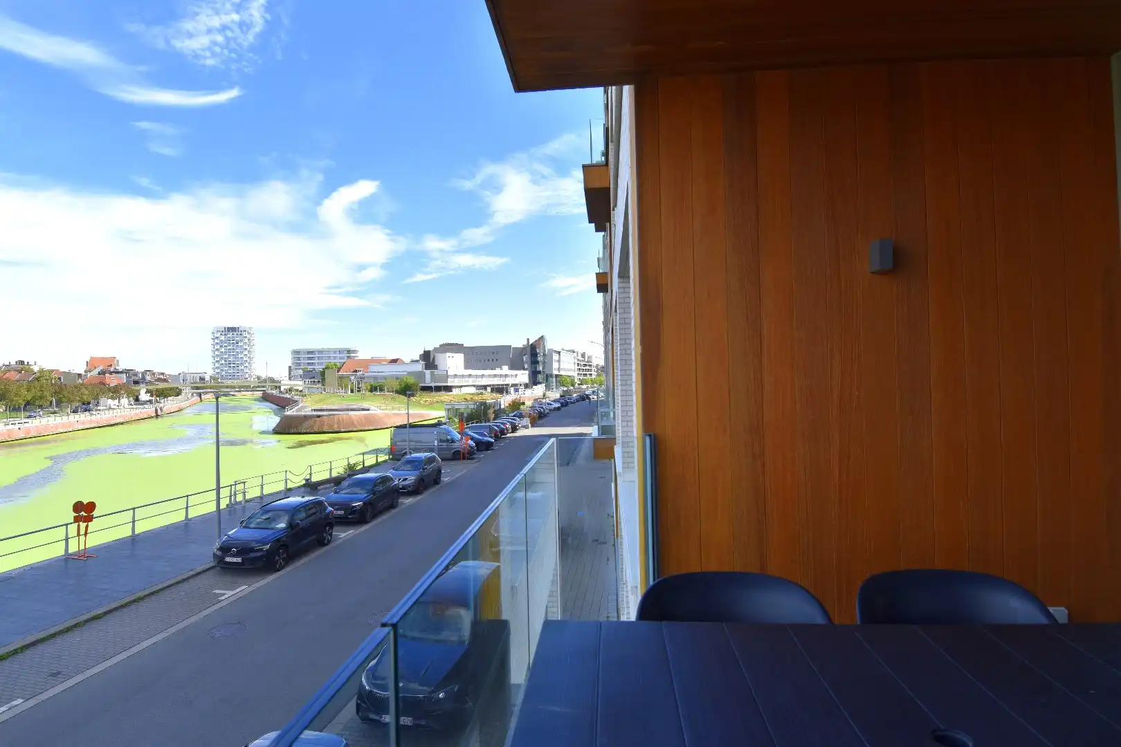 Recent appartement te koop in Kortrijk met frontaal zicht op de Leie foto 16