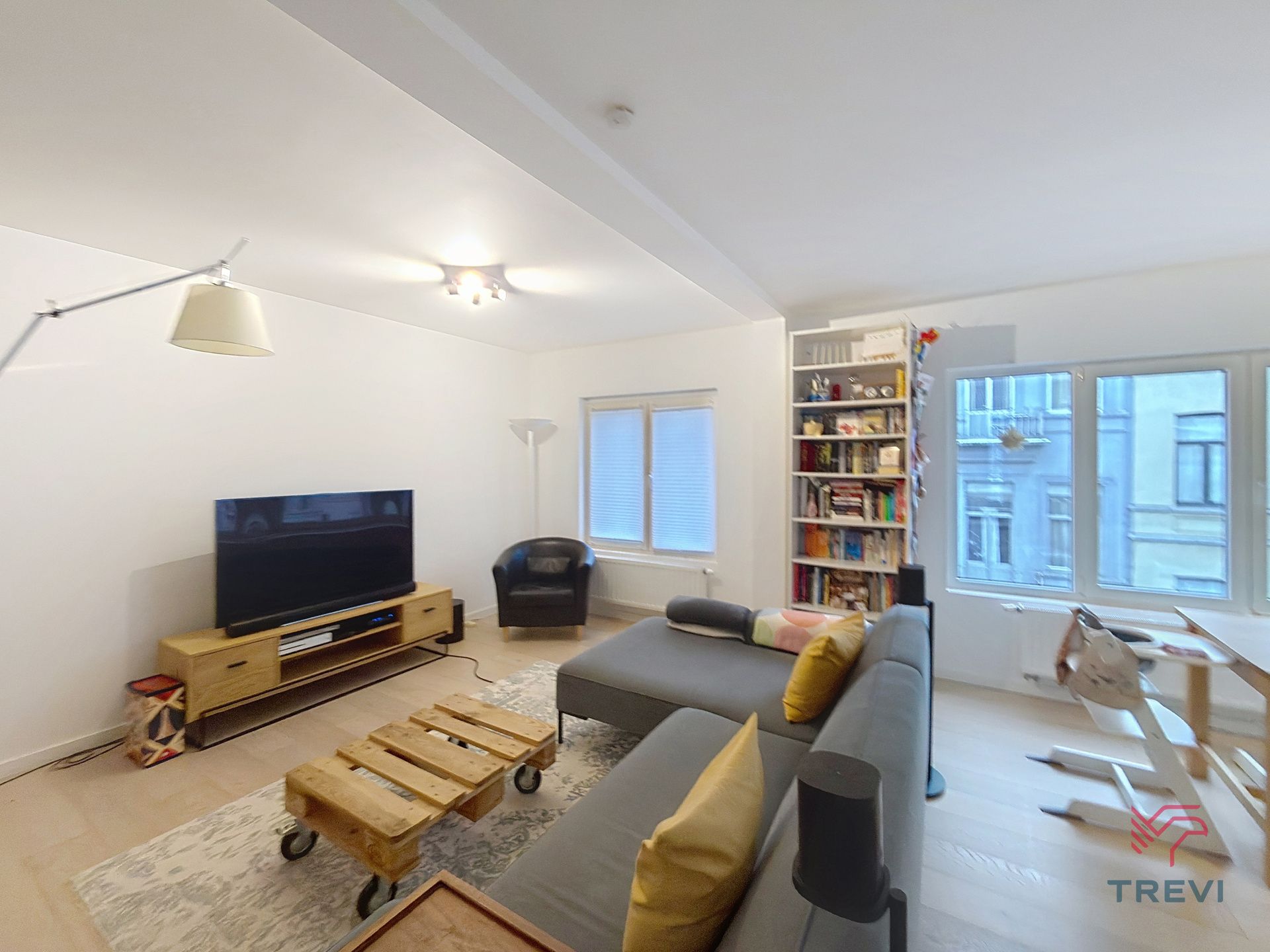 Duplex met 2 slaapkamers - met terras! foto {{pictureIndex}}