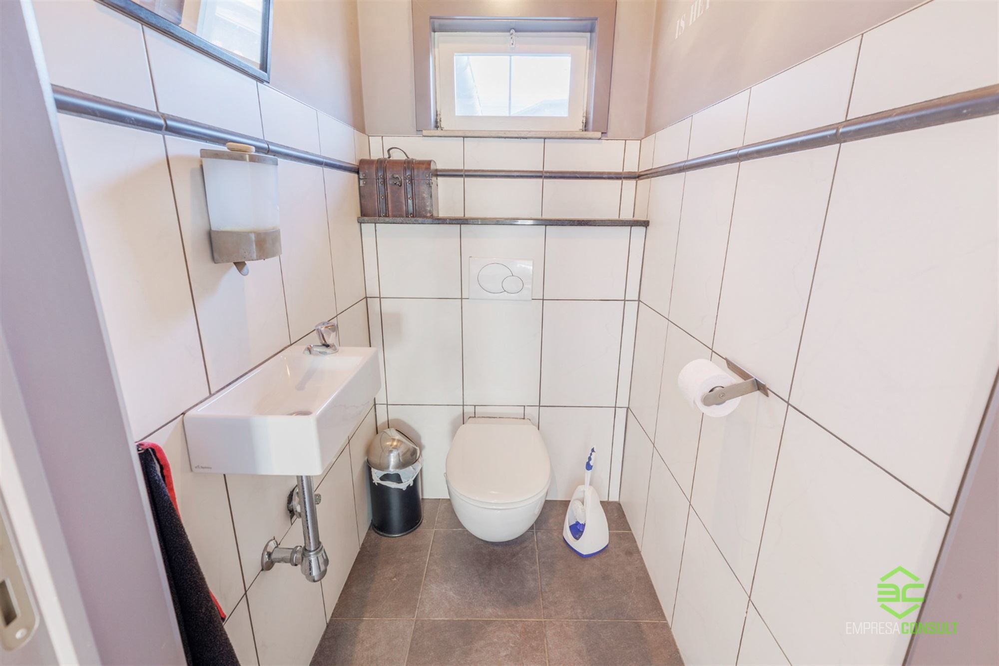 Gerenoveerde woning op een ruim perceel van 19a87ca met 3/4 slpk foto 19