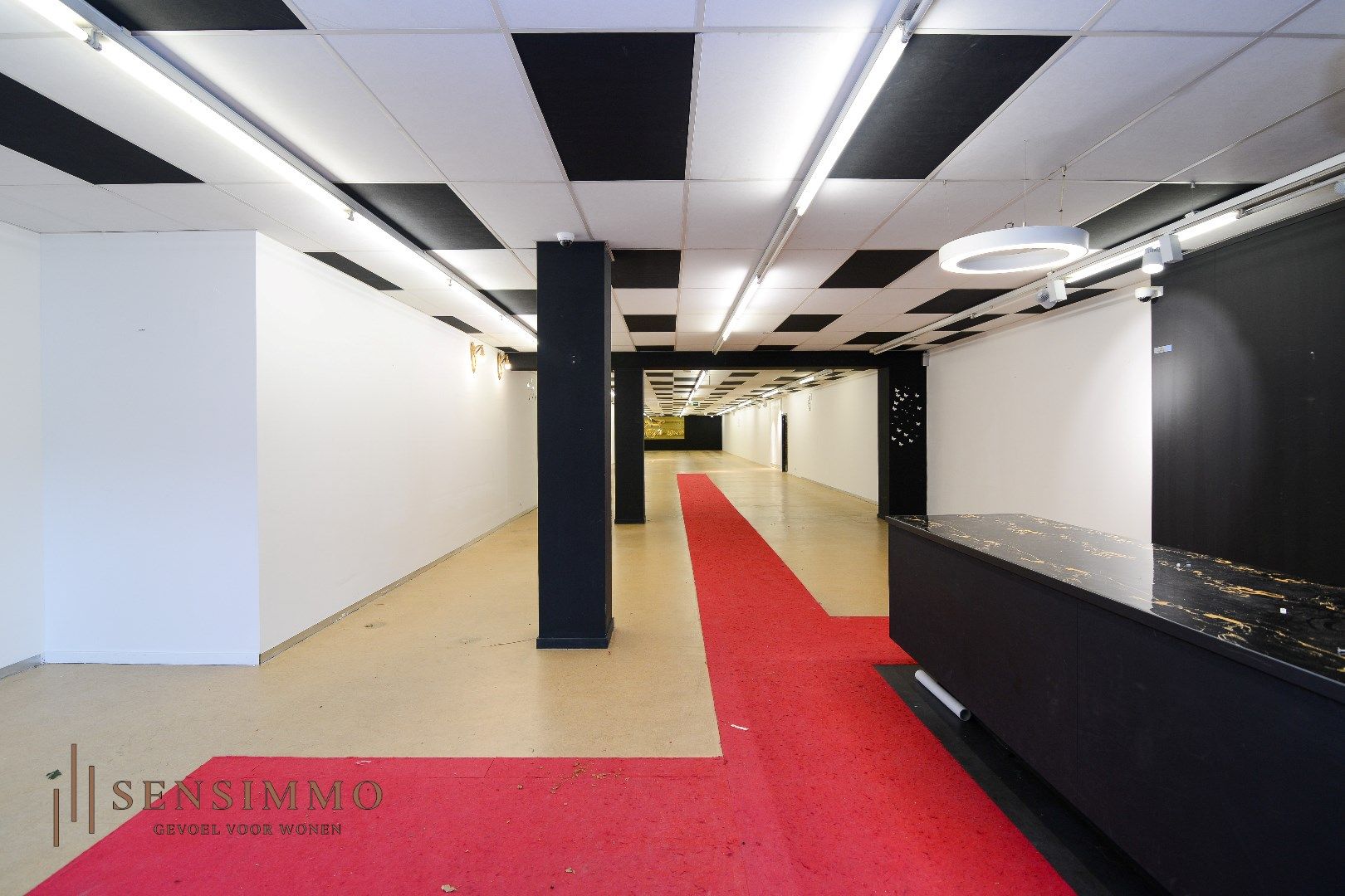 Ruim Handelspand van 766 m² op AAA locatie foto 3