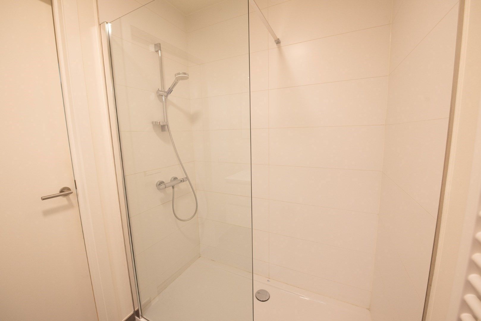 Instapklaar, luxueus, recent appartement in Park De Borchgrave te Olsene foto 12