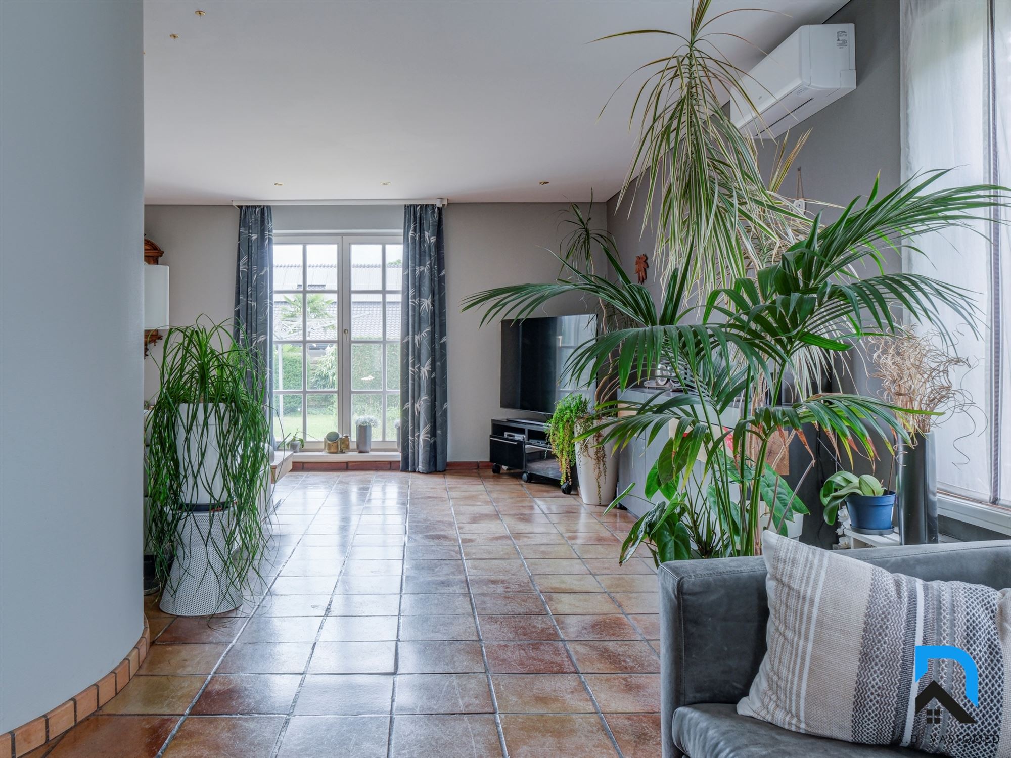 Ruime woning met 5 slaapkamers op toplocatie foto 10