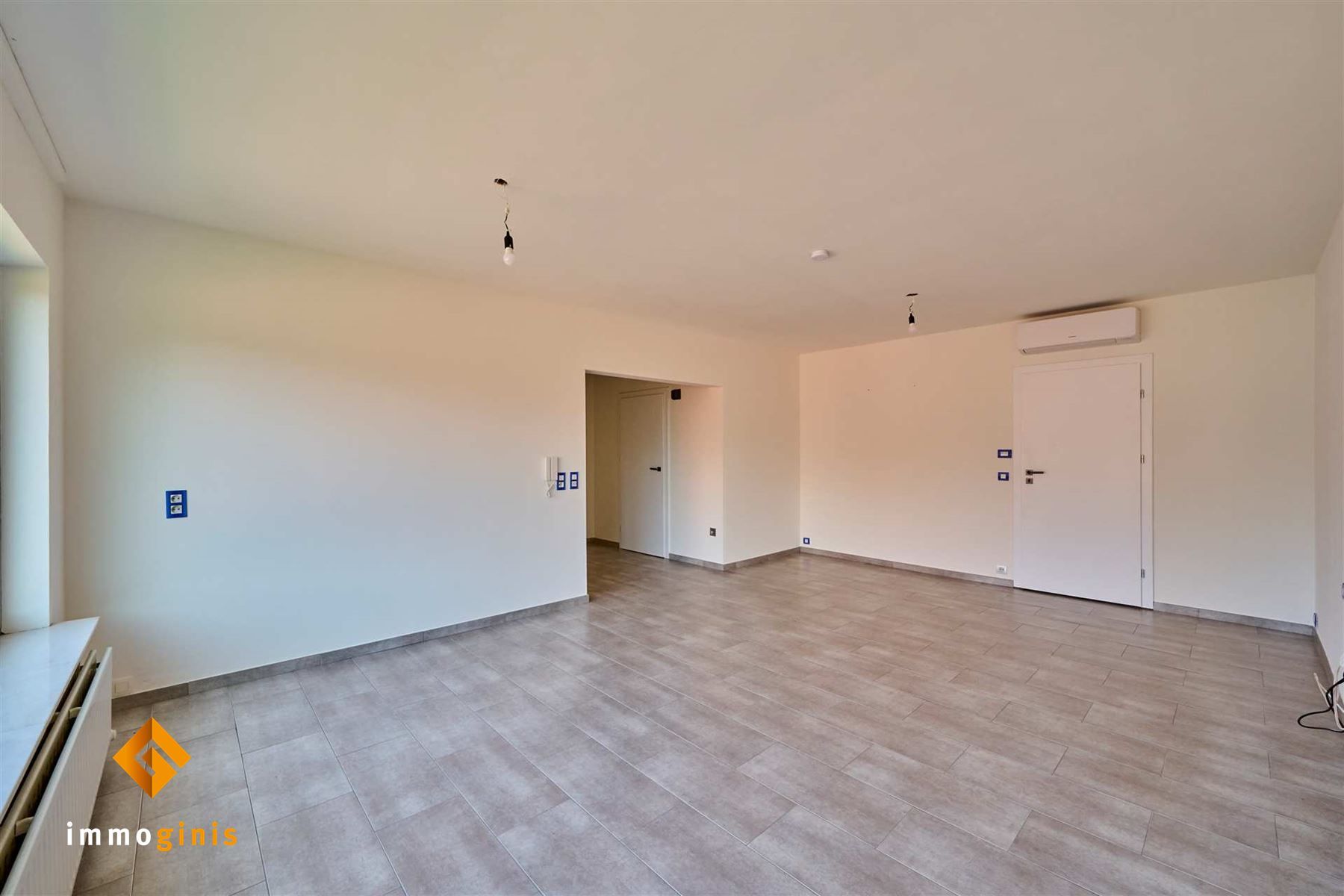 Ruim appartement met 2 tot 3 slpks in het centrum van Hamont!  Inclusief garage! foto 3