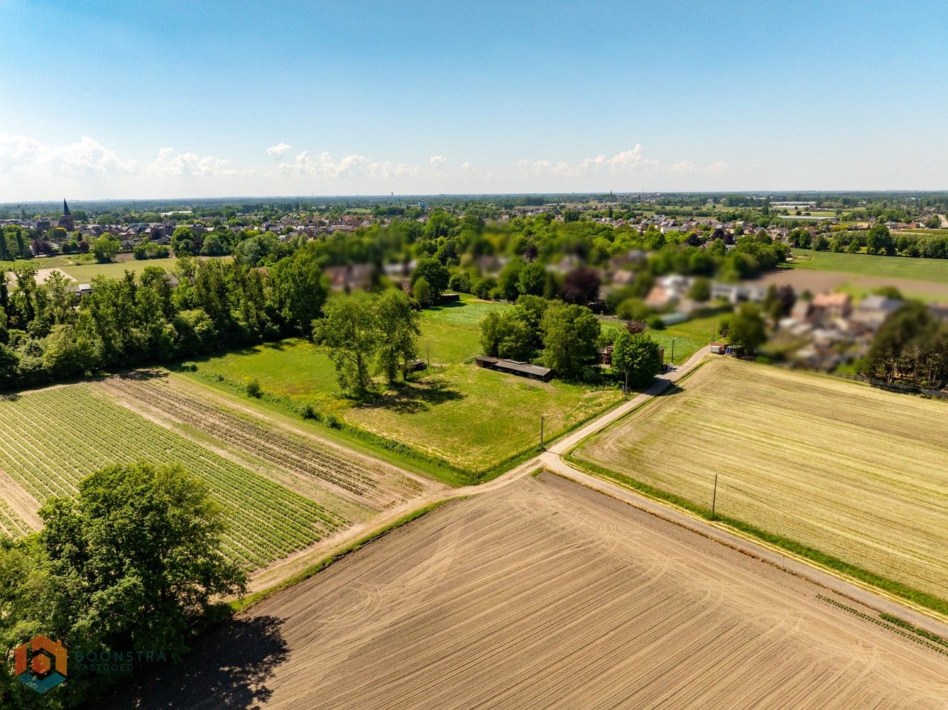Pand op een prachtig perceel van 13.625 m² foto 2