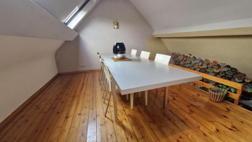 Ruime EENGEZINSWONING met grote leefruimten, 2 slaapkamers en mooi terras, woning met mogelijkheden, op 1 are 33 ca. foto 36