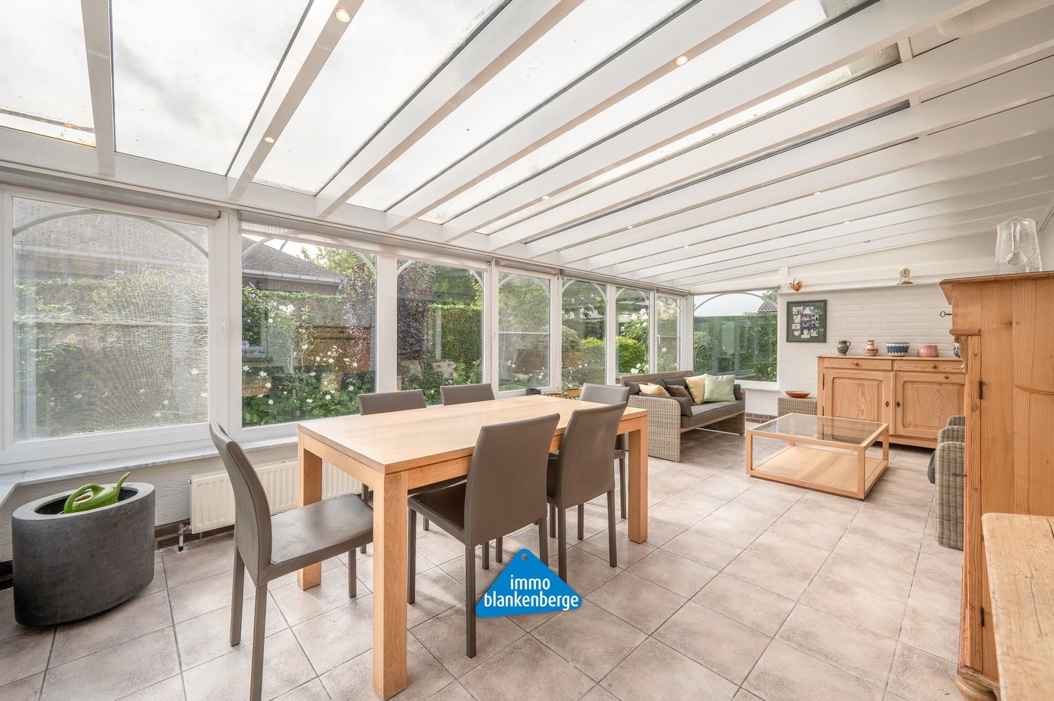 Ruime alleenstaande bungalow met tuin in rustige wijk foto 16