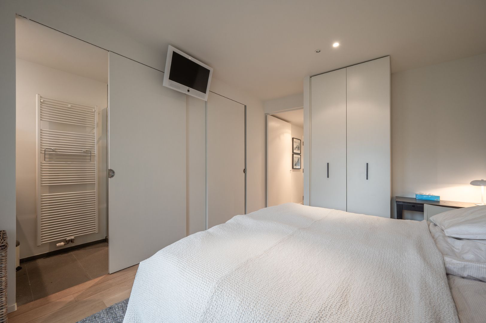 Instapklaar appartement met zijdelings zeezicht foto 9