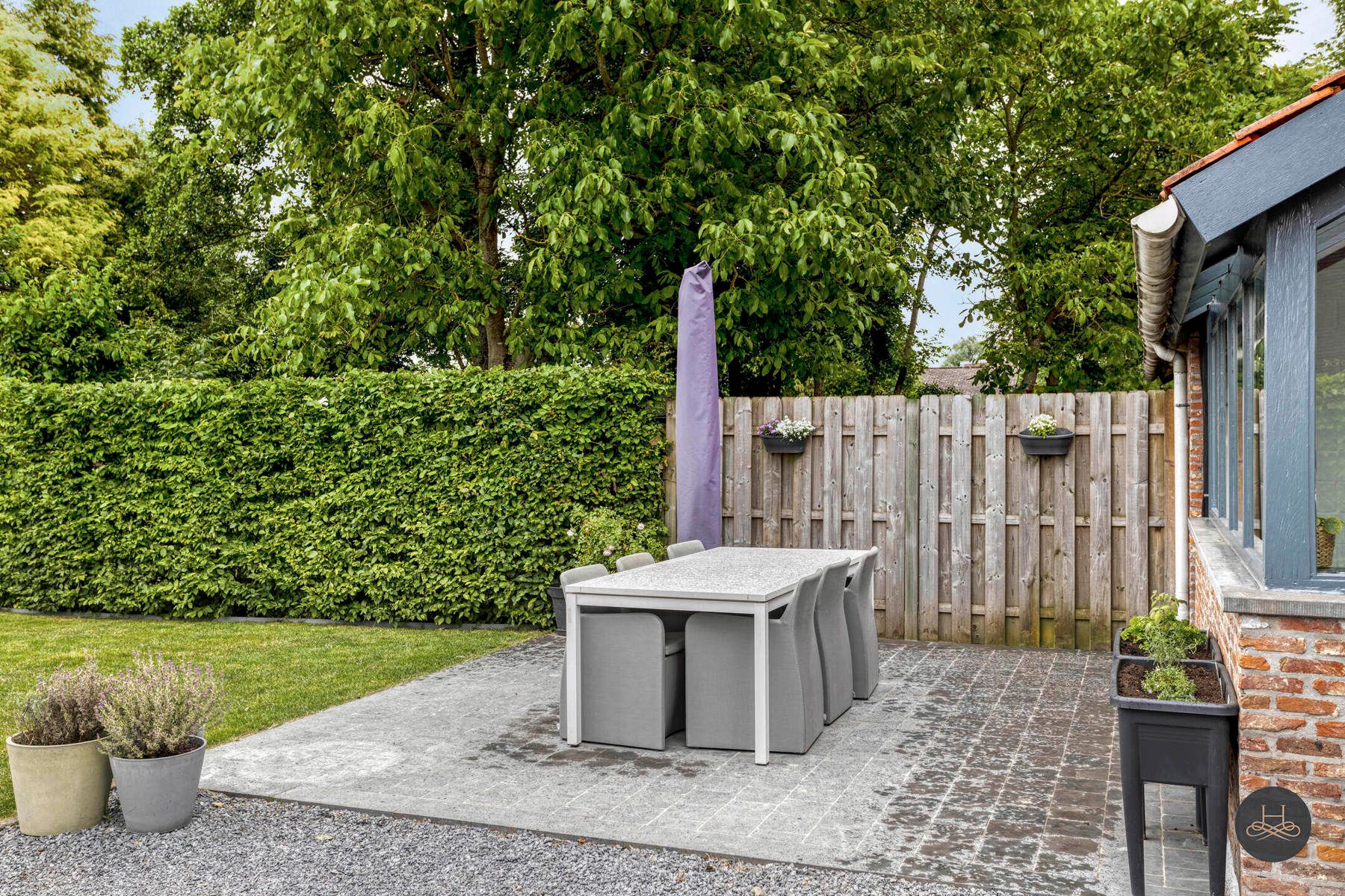 Charmante, gerenoveerde halfopen woning met grote tuin foto 3