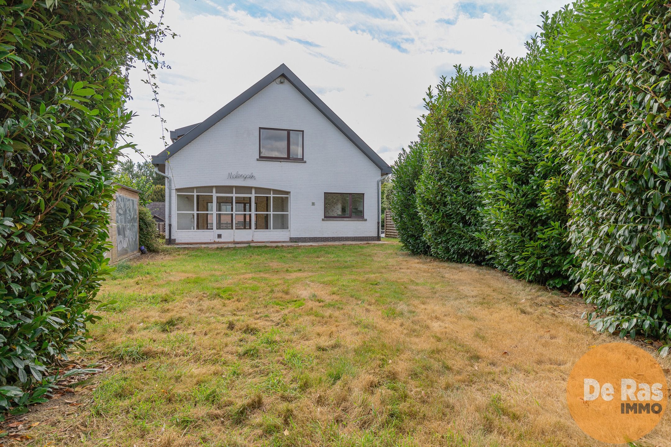 HERZELE- Goed onderhouden 4-gevelwoning op een mooi perceel foto 3