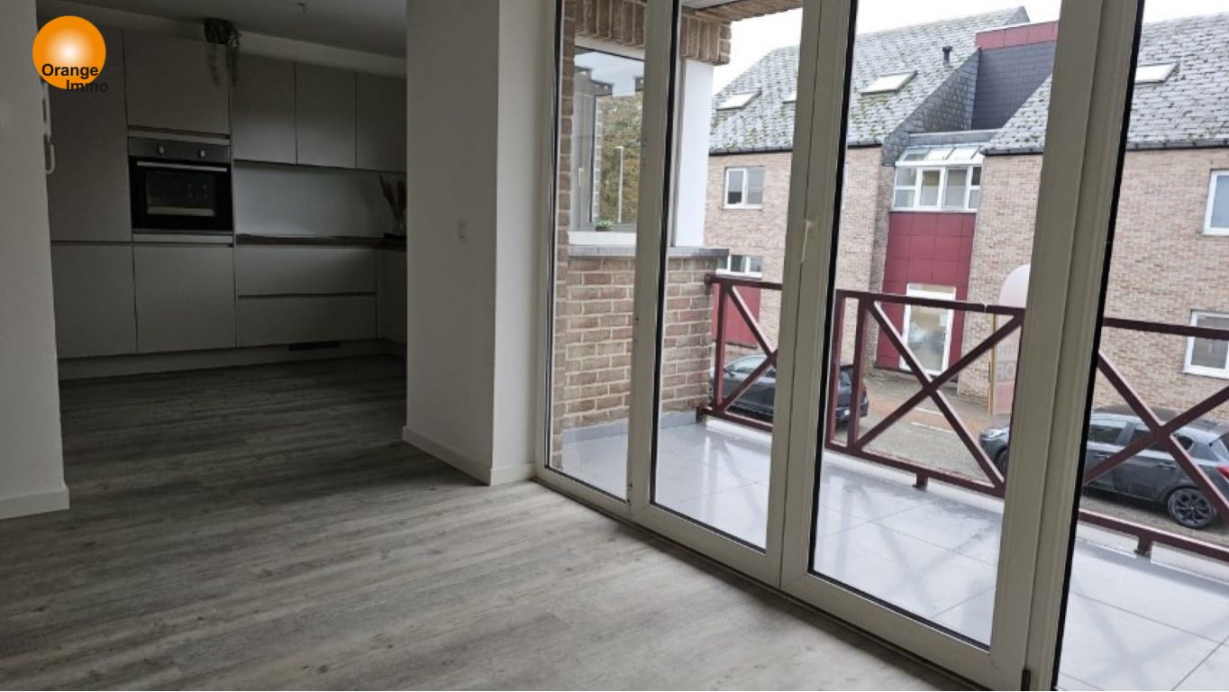 Vernieuwd appartement met 2 slaapkamers in het centrum van Maasmechelen. foto 8