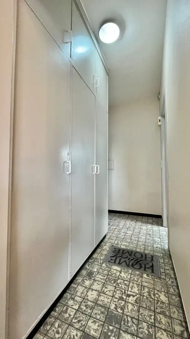 Vrije studio met open zicht op het station foto 9