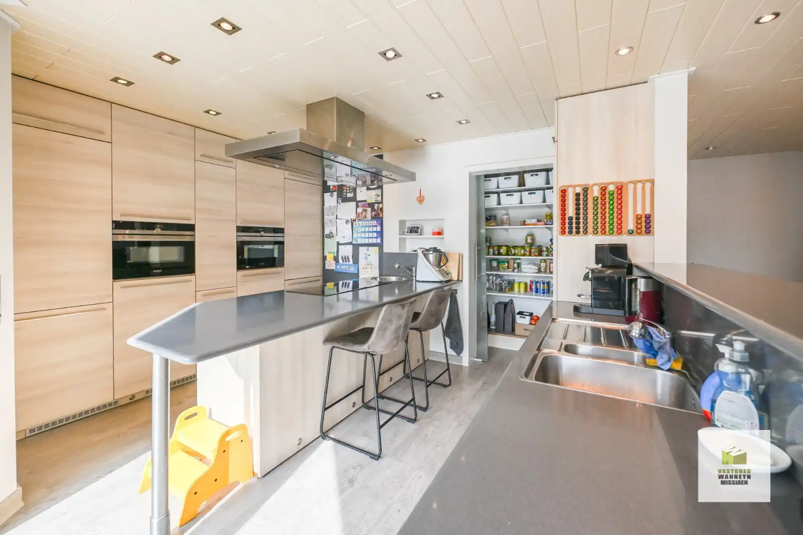 Perfect instapklare woning met 4 slaapkamers en kantoor/praktijkruimte met aparte ingang (21 m²) foto 14