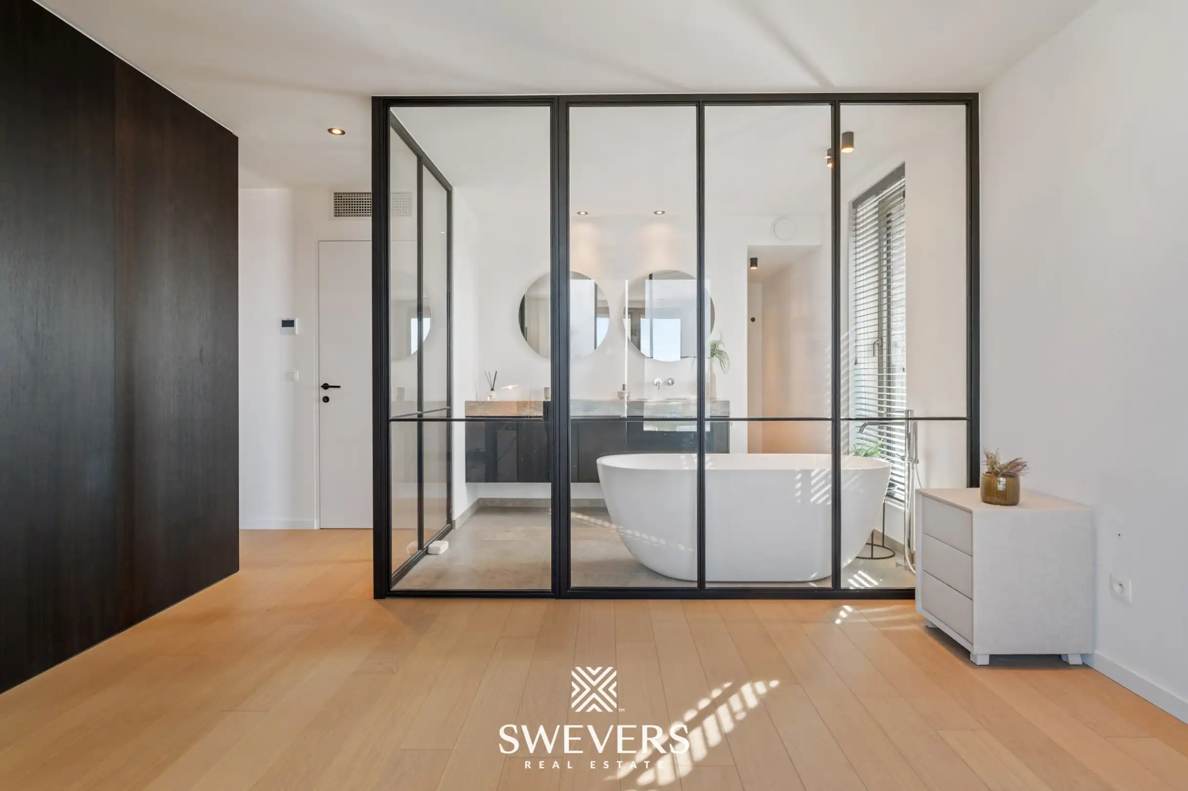 Uniek en luxueus penthouse van 222 m² op 8 ste verdieping in centrum Beringen  foto 17