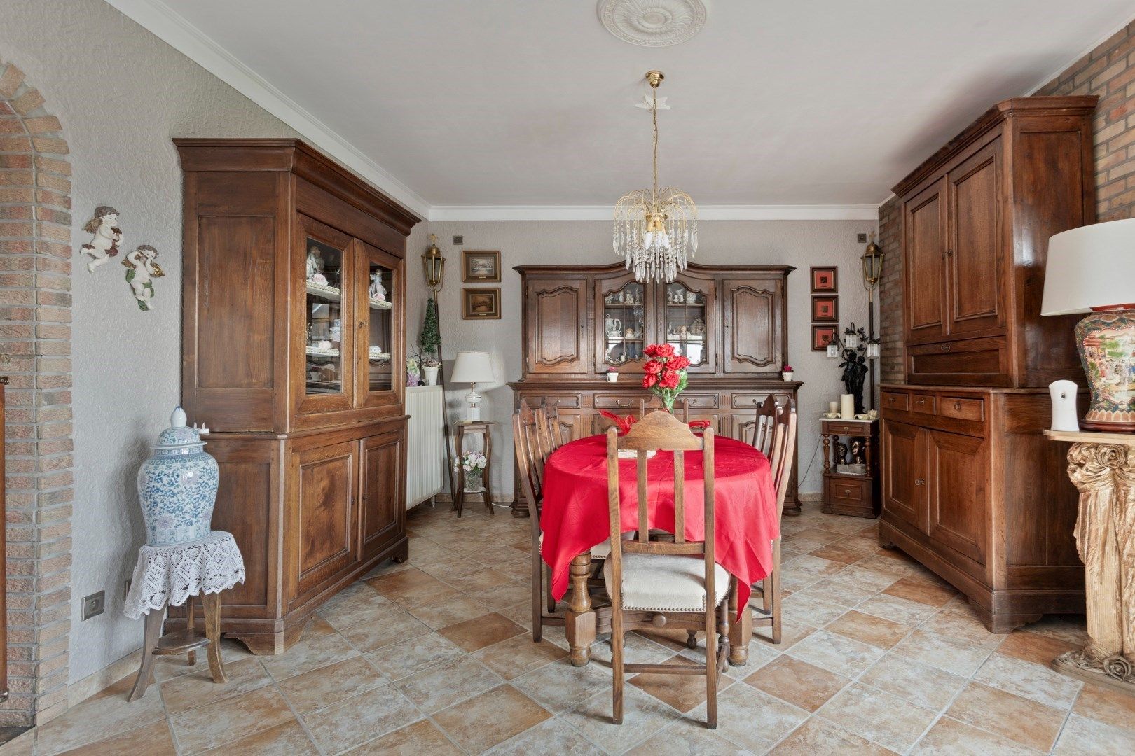 Charmante woning met veranda en mooie tuin in een rustige, landelijke omgeving foto 5