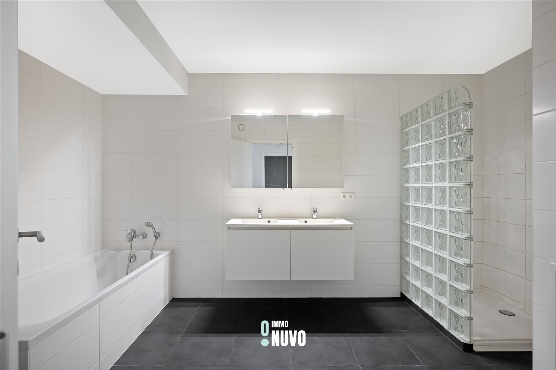 Duplexappartement met terras en parking, vlot bereikbaar foto 13