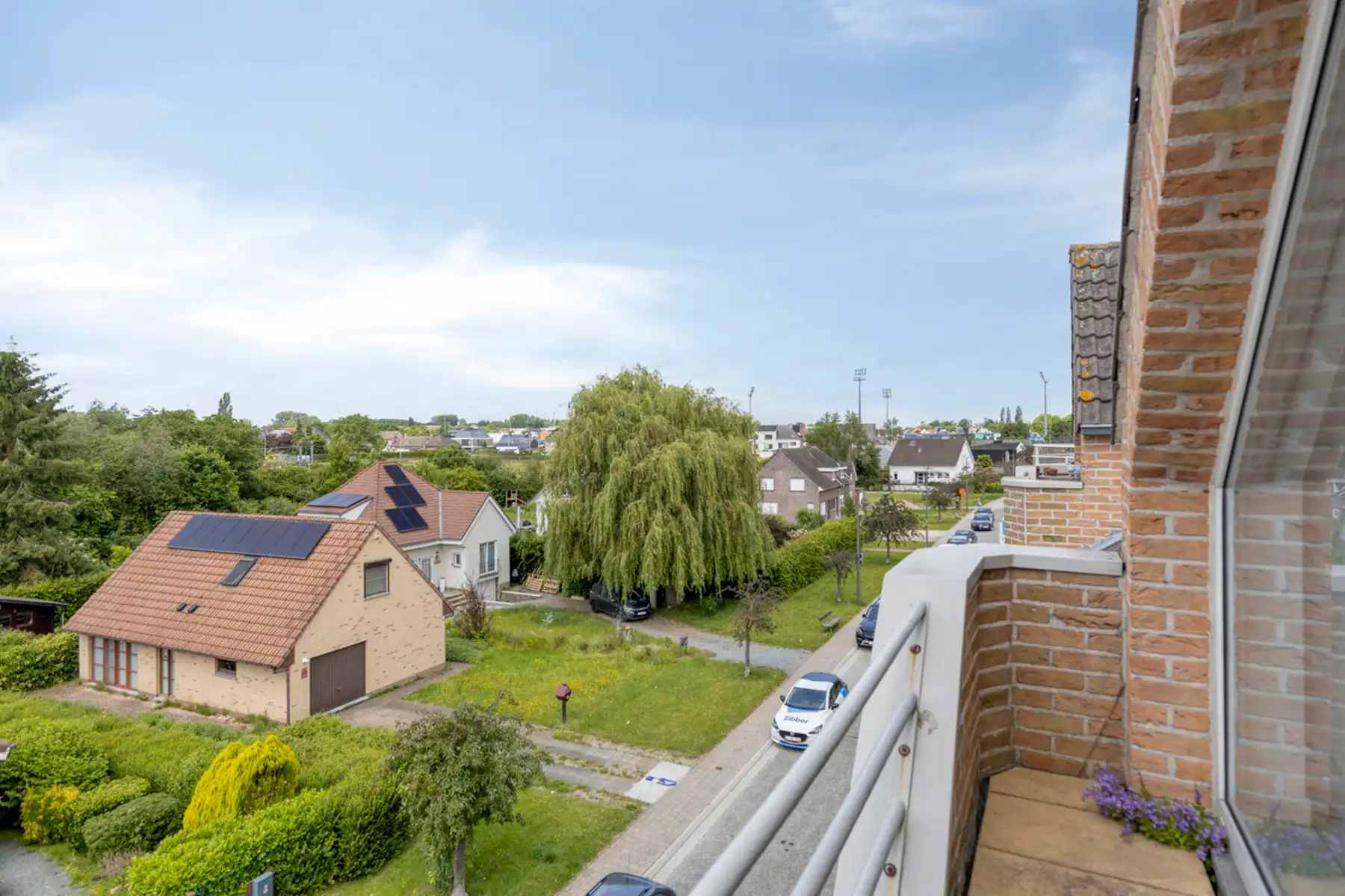 Instapklaar appartement in een groene omgeving met garage foto 3