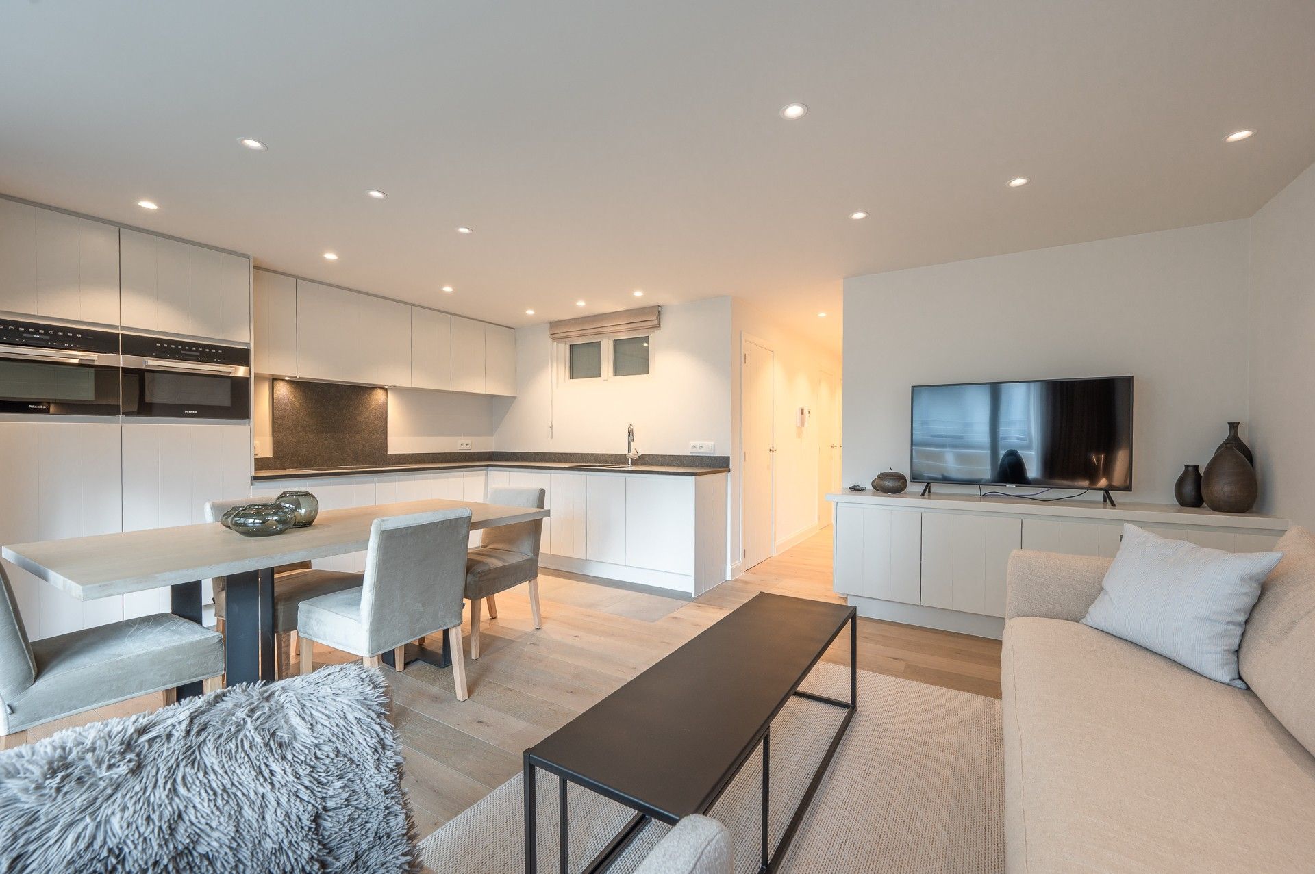 Gerenoveerd appartement met zijdelings zeezicht in het Zoute foto 2