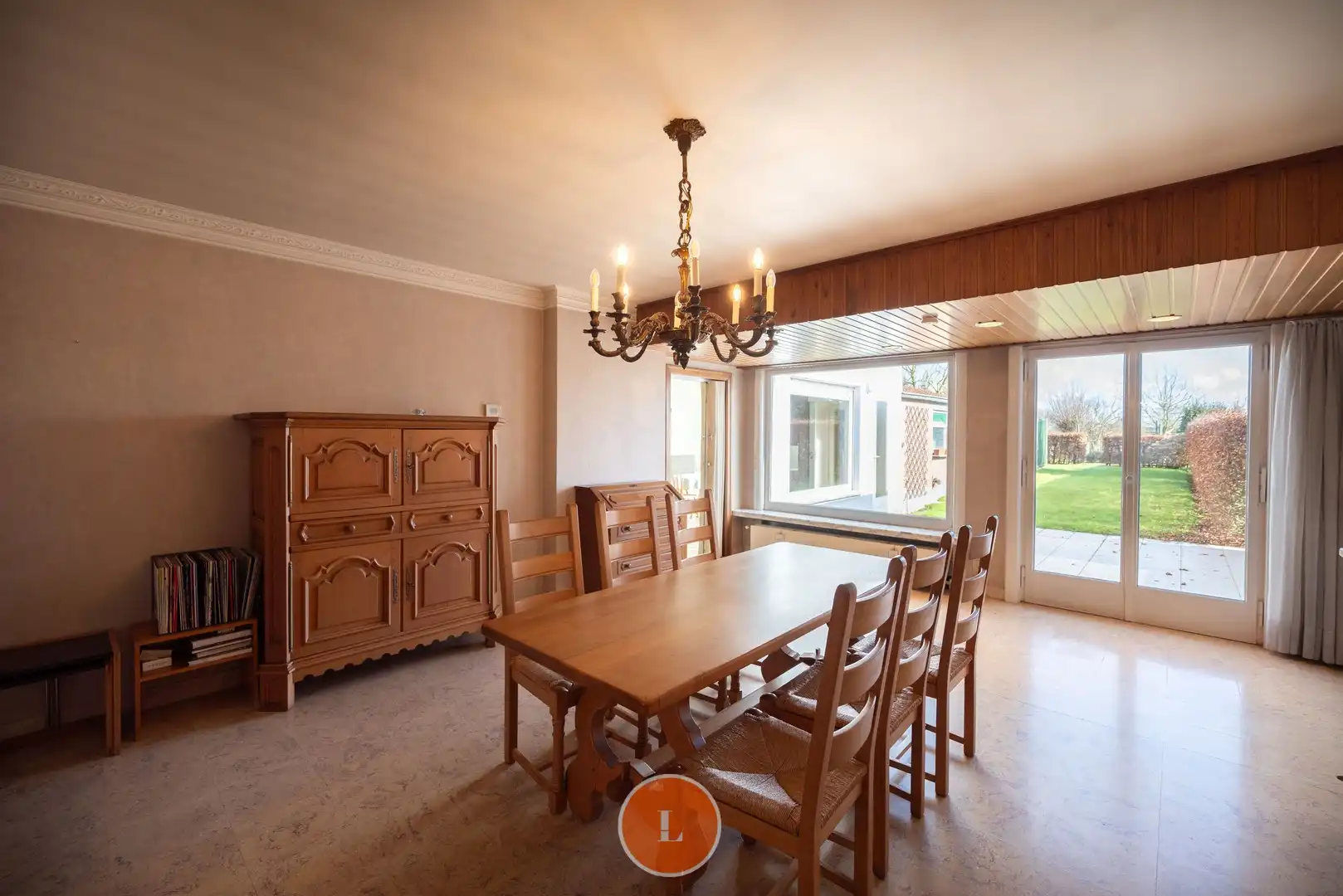 Op te frissen woning vlakbij het centrum van Wevelgem! foto 4