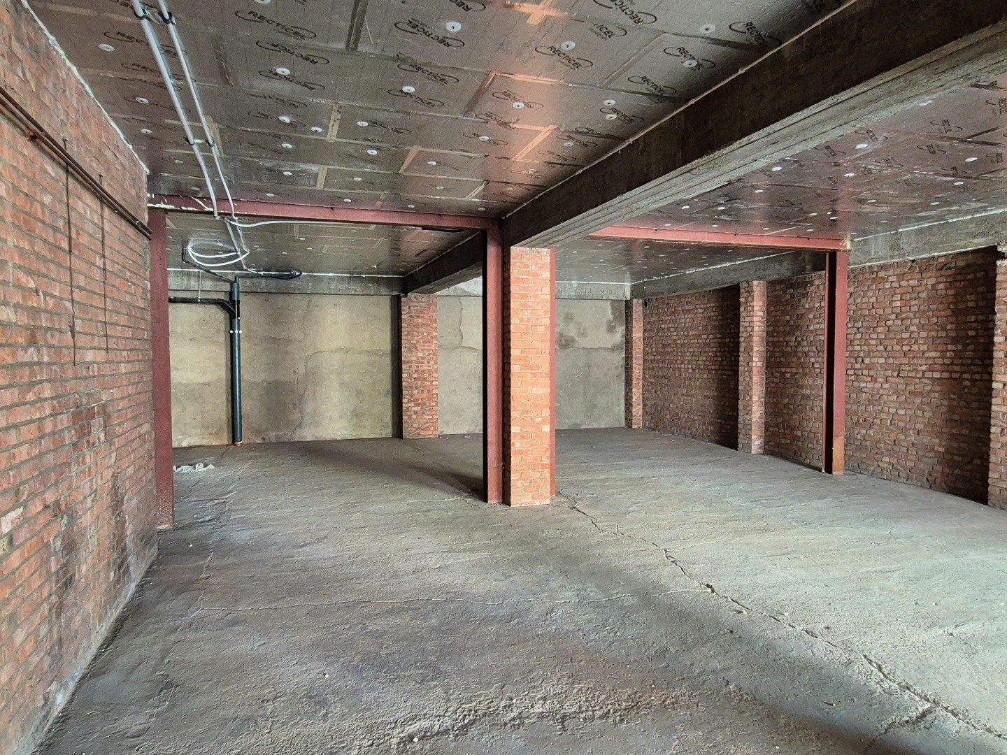 Ruim opslagplaats te Genk centrum foto 8