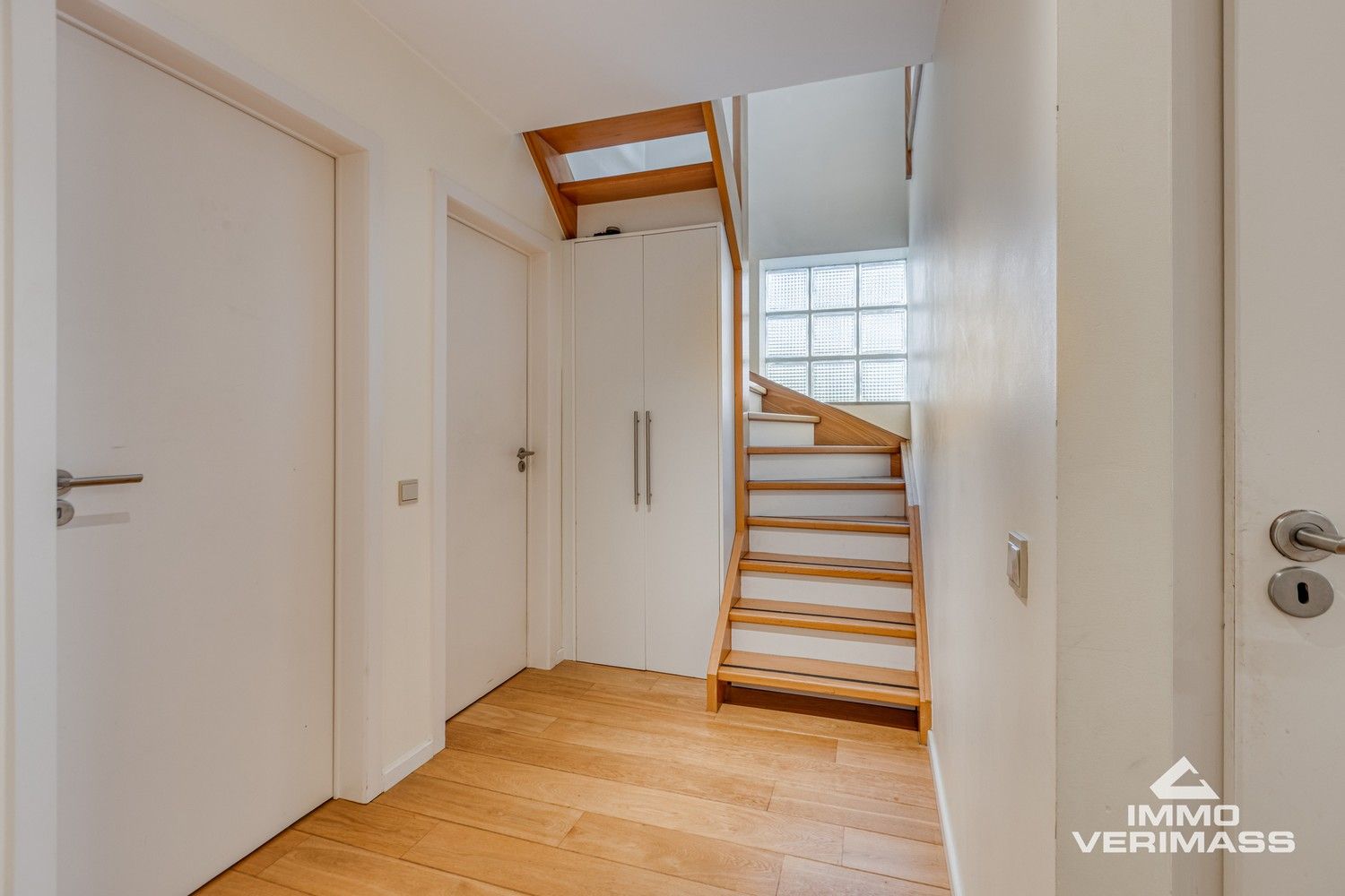 Ruim duplexappartement met 3 slaapkamers, zonnig terras en parking  in Leuven foto 11