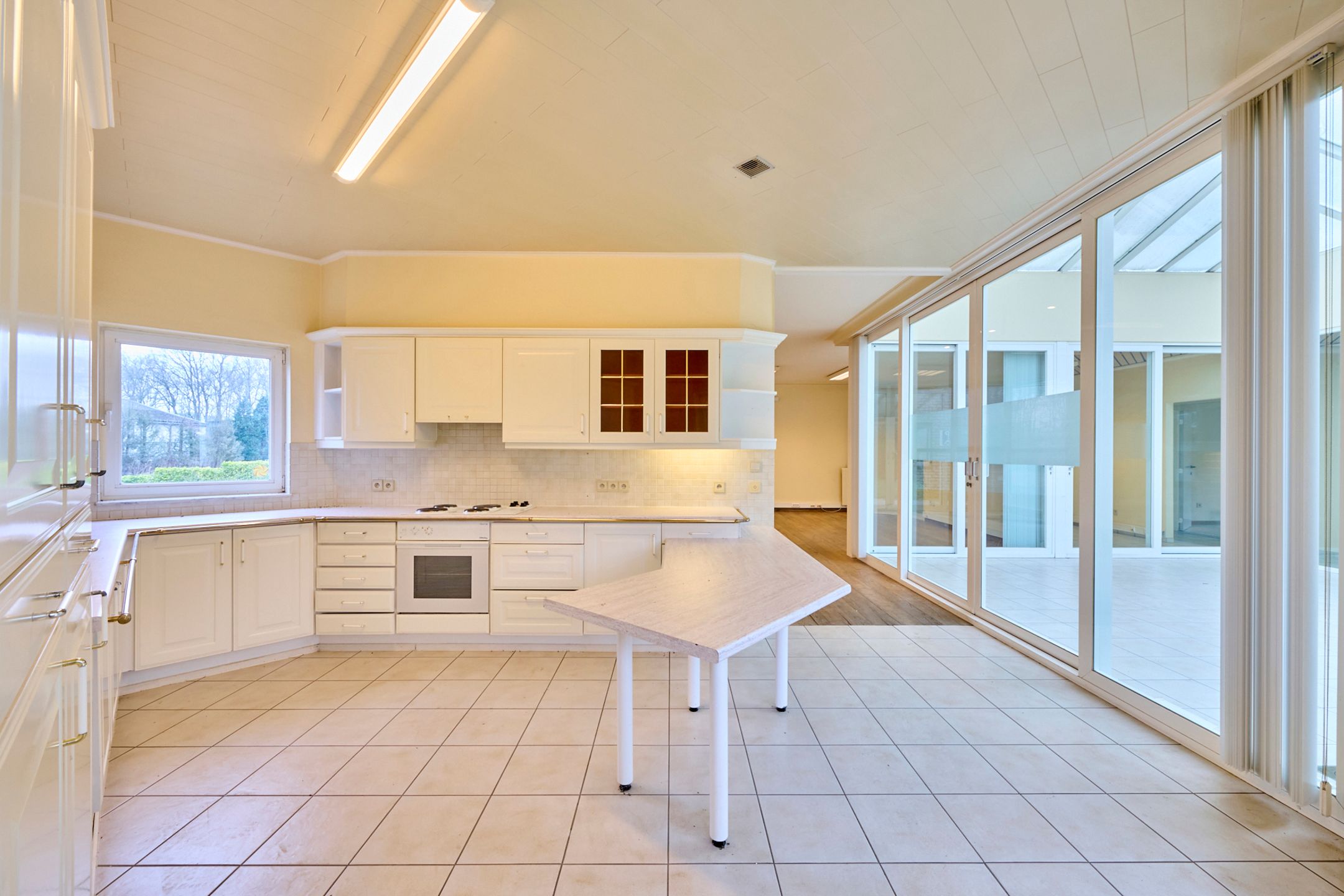 TE KOOP: bedrijfsgebouw met woning in Zonhoven foto 17