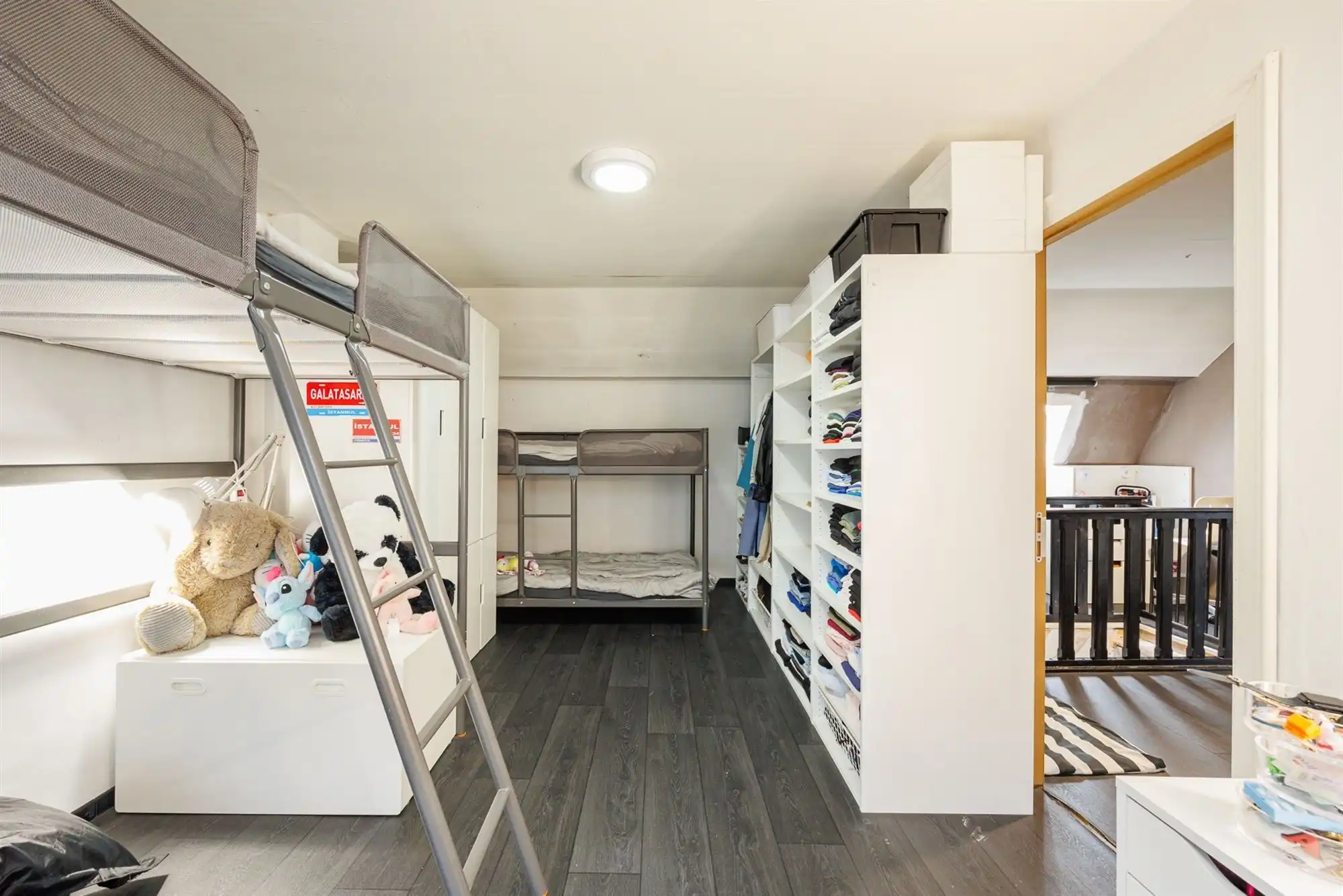 Gezinswoning met twee ruime slaapkamers en tuin foto 10