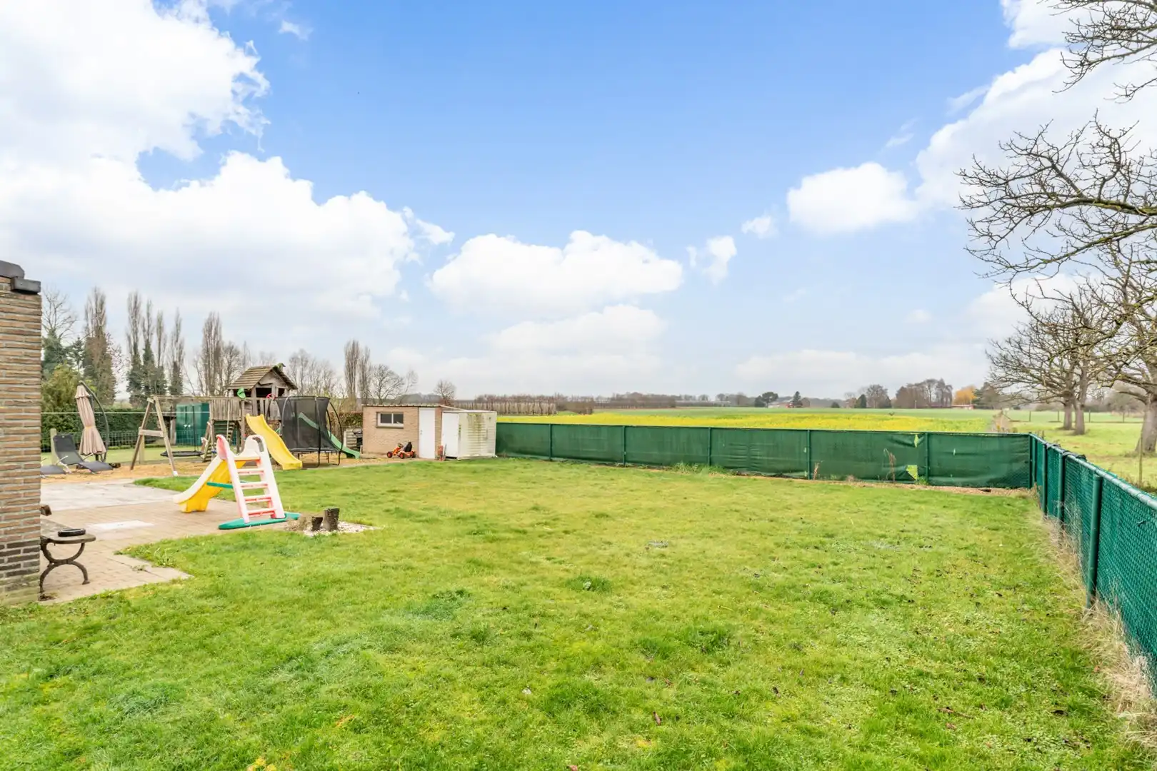 Instapklare woning met 3 slaapkamers, veranda en tuin met open zicht op de weides. foto 22