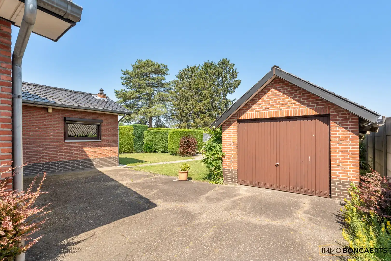 Rustig gelegen bungalow op een mooi perceel van 9 are foto 20