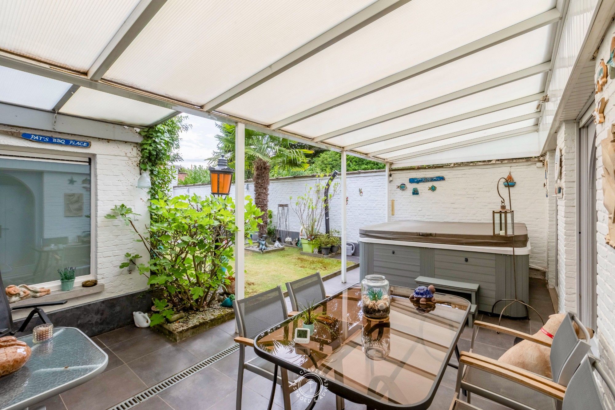Opbrengsteigendom (ruime burgerwoning) bestaande uit 2 appartementen en garage foto 10