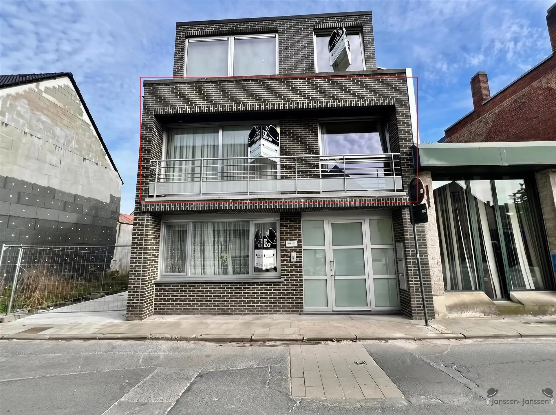 Centraal gelegen appartement met 2 slpk en terras foto {{pictureIndex}}