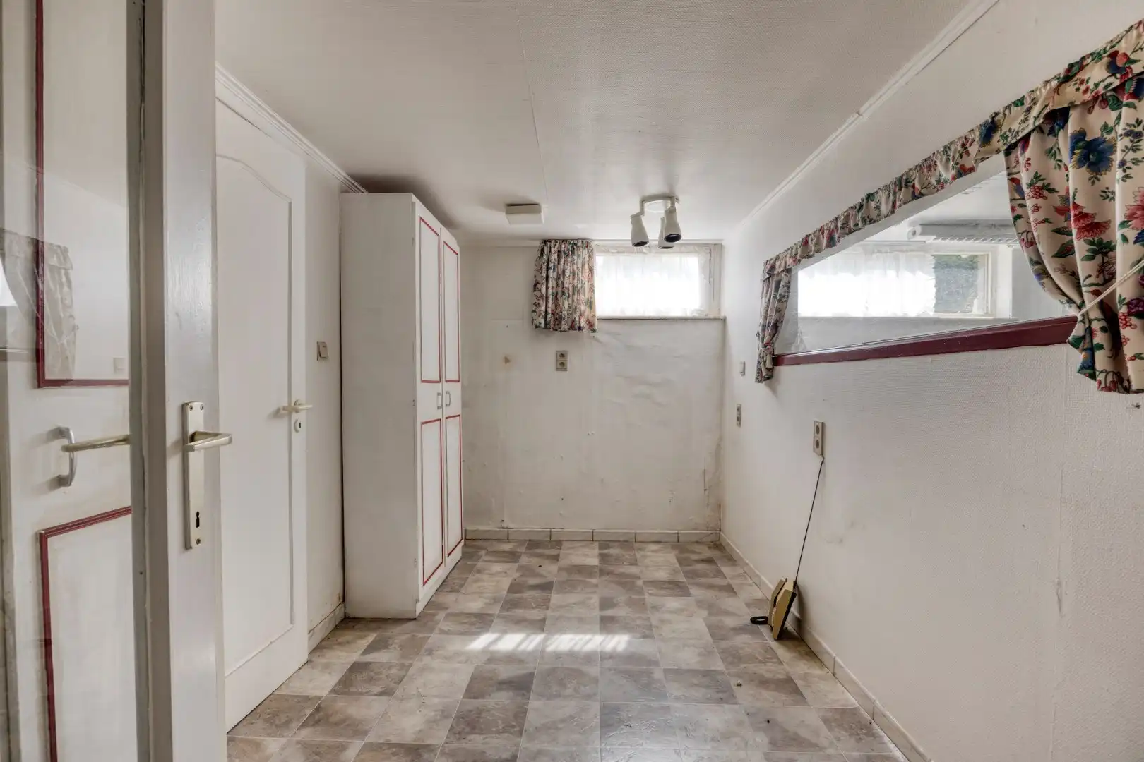 BUNGALOW – 2/4 kamers, garage & kelders – 1650 BEERSEL foto 19