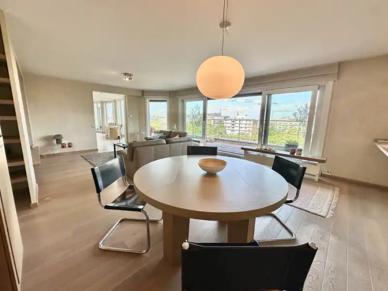 Exclusieve penthouse met 2 slaapkamers, royaal zonneterras en uniek groen uitzicht foto 3
