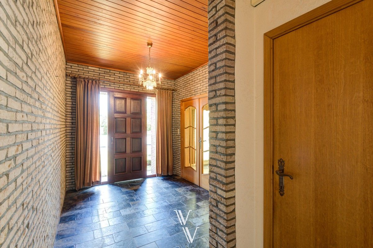 Mooi te renoveren landhuis met 3 slpk foto 12