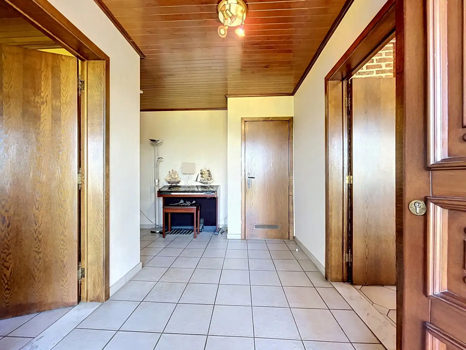 Ruime woning met 4 slks  op  40a55ca foto 3