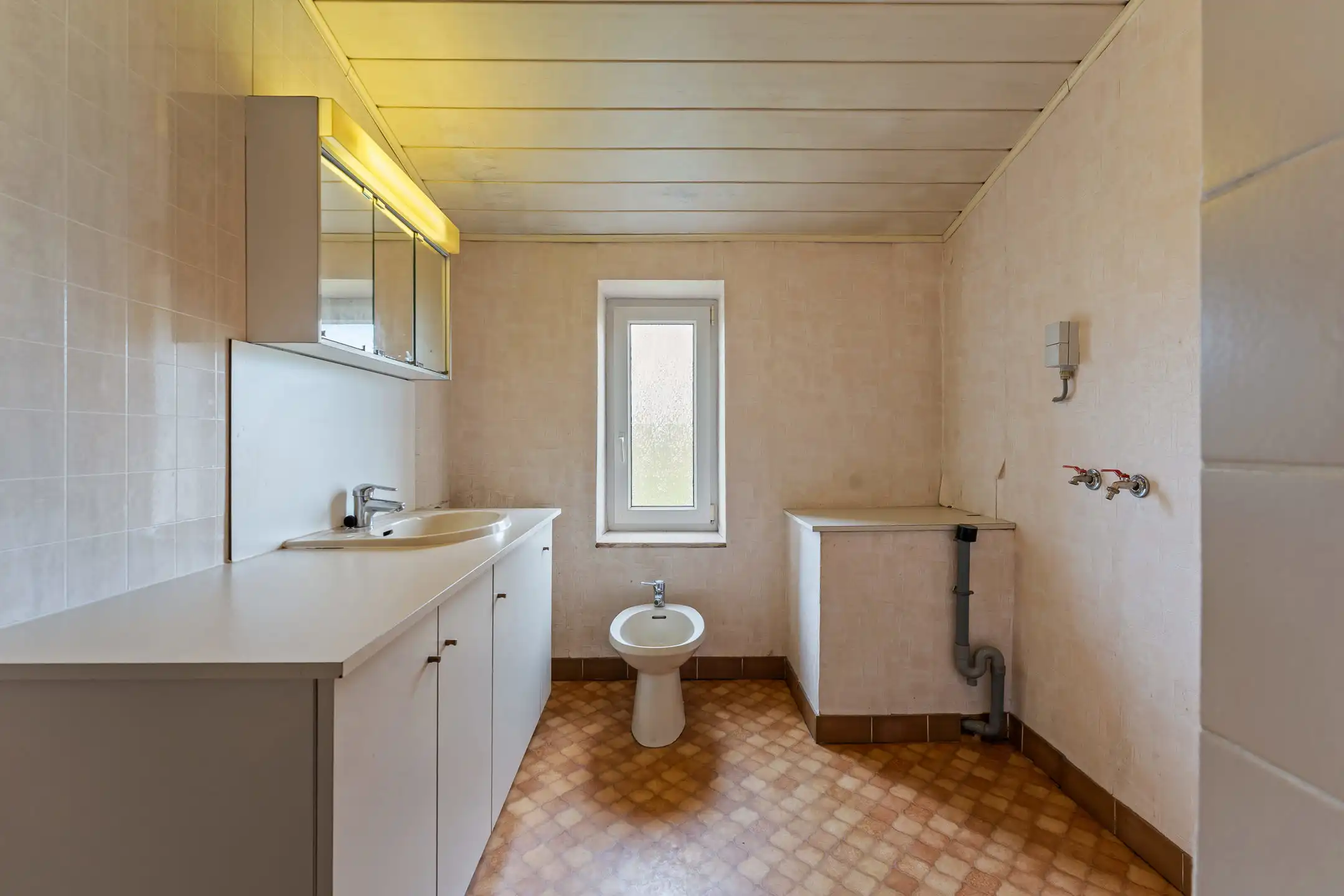 Woning met tal van mogelijkheden te Voeren. foto 12