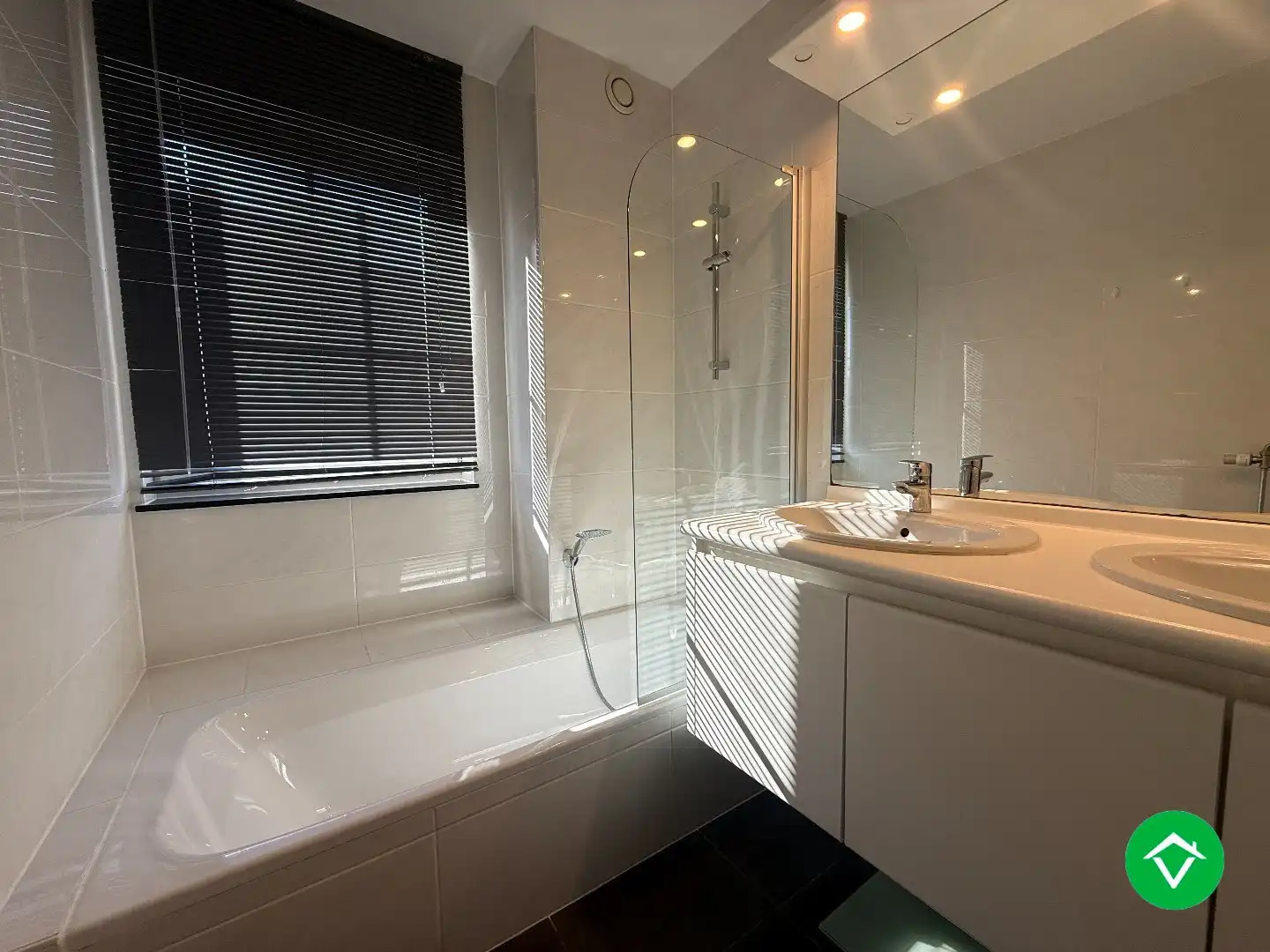 Energiezuinig appartement met twee slaapkamers te Rumbeke foto 11