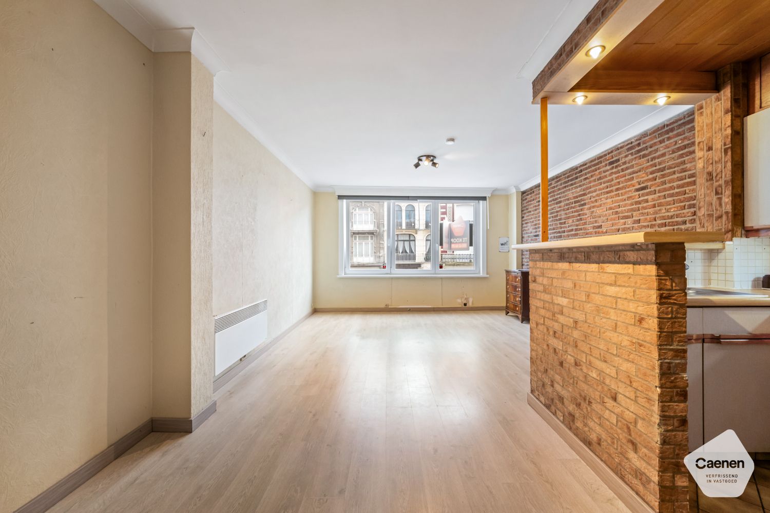 Te renoveren twee slaapkamer appartement vlakbij het strand foto 2