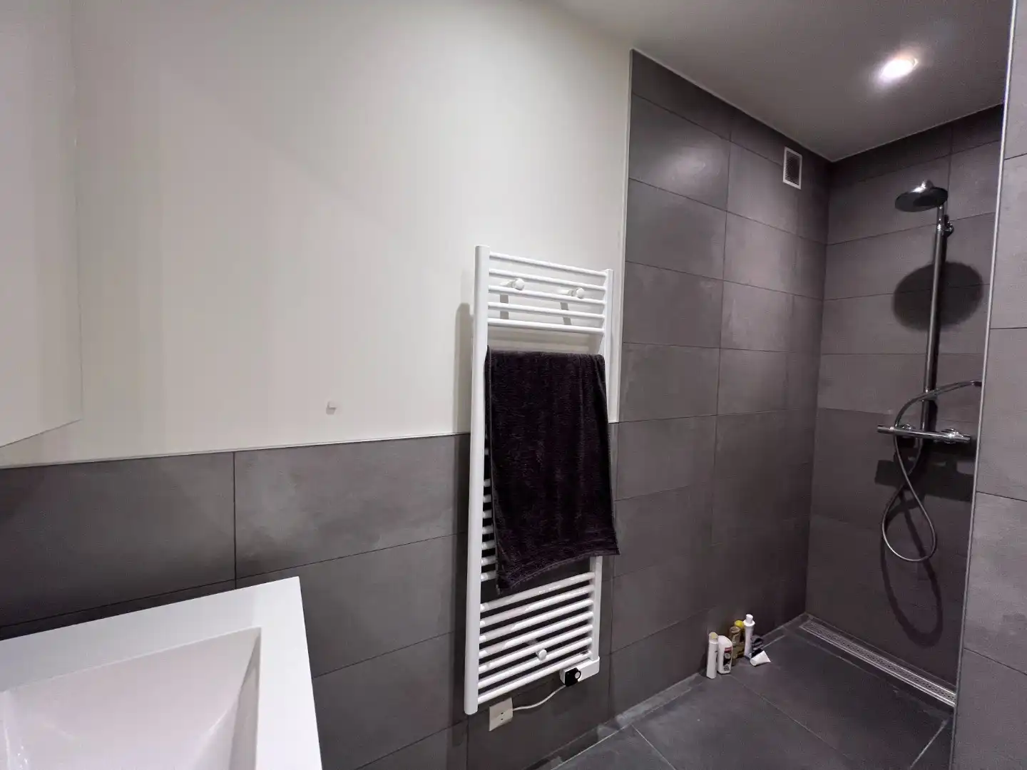 Modern energiezuinig appartement met 2 slaapkamers, terras en inpandige garage in Lievegem foto 8
