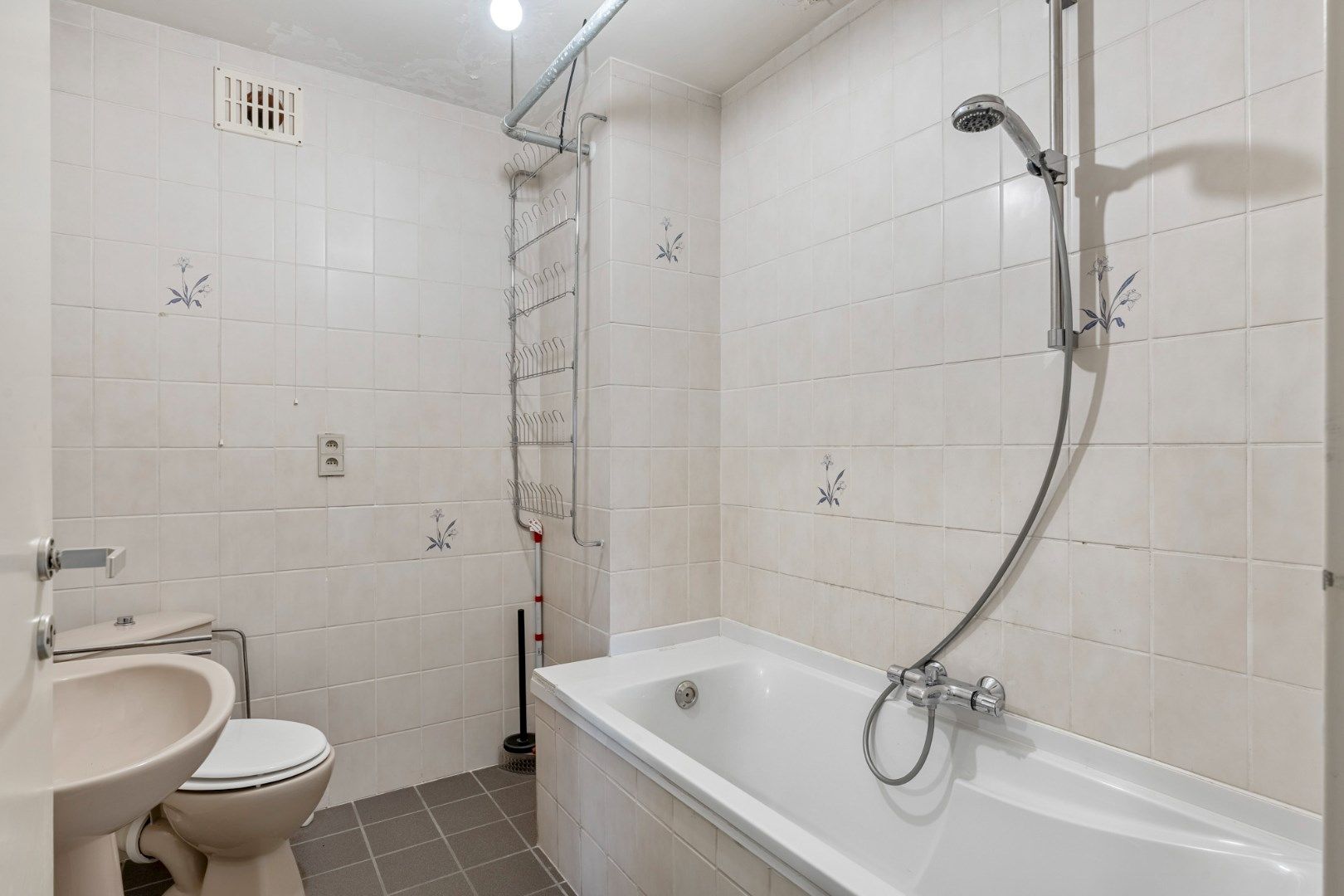 Gelijkvloers appartement met 2 slaapkamers,  ideaal voor starters of als investeringseigendom. foto 12