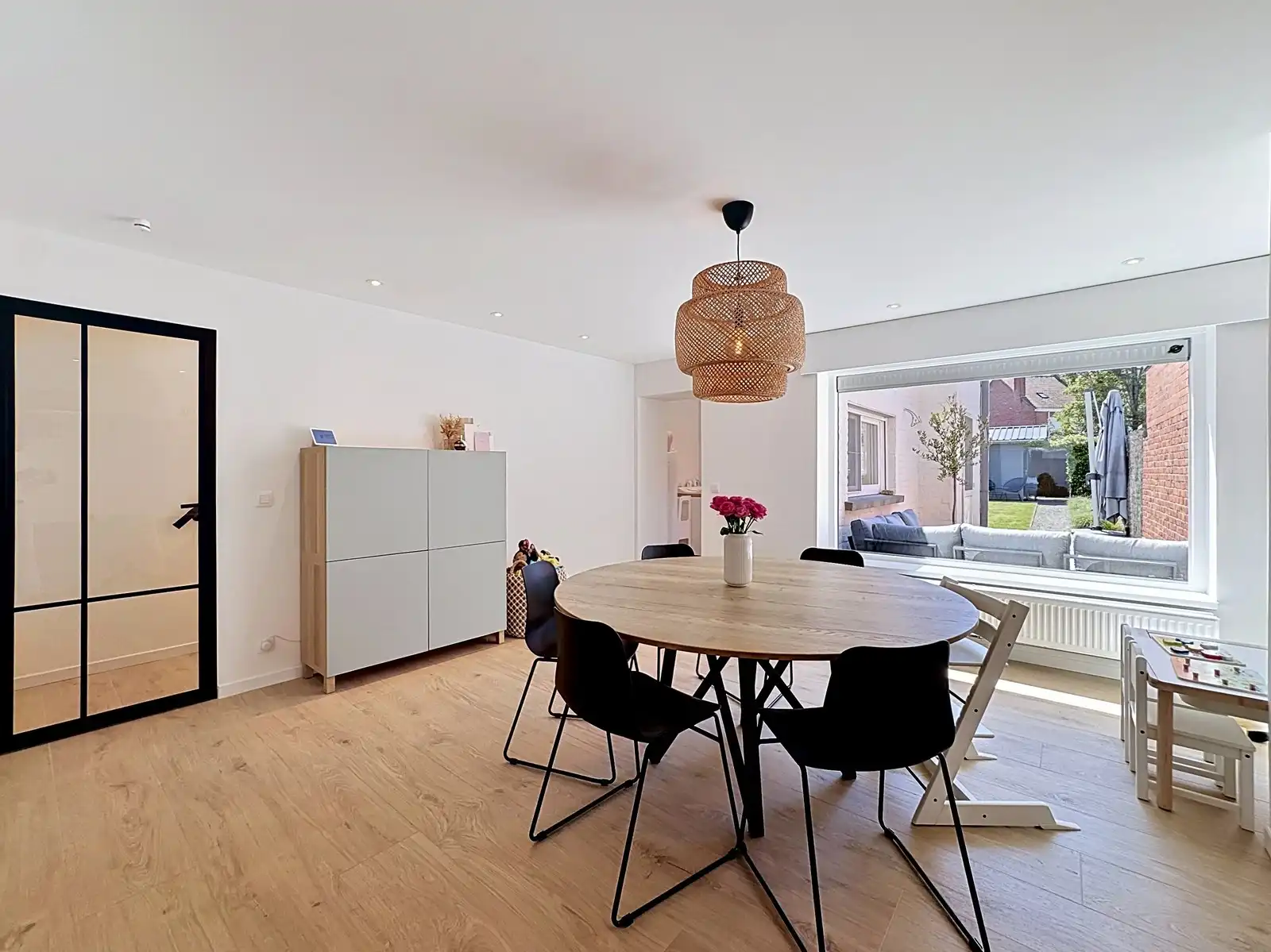 Instapklare woning met 3 à 4 slpks en ZUIDger. tuin! foto 3
