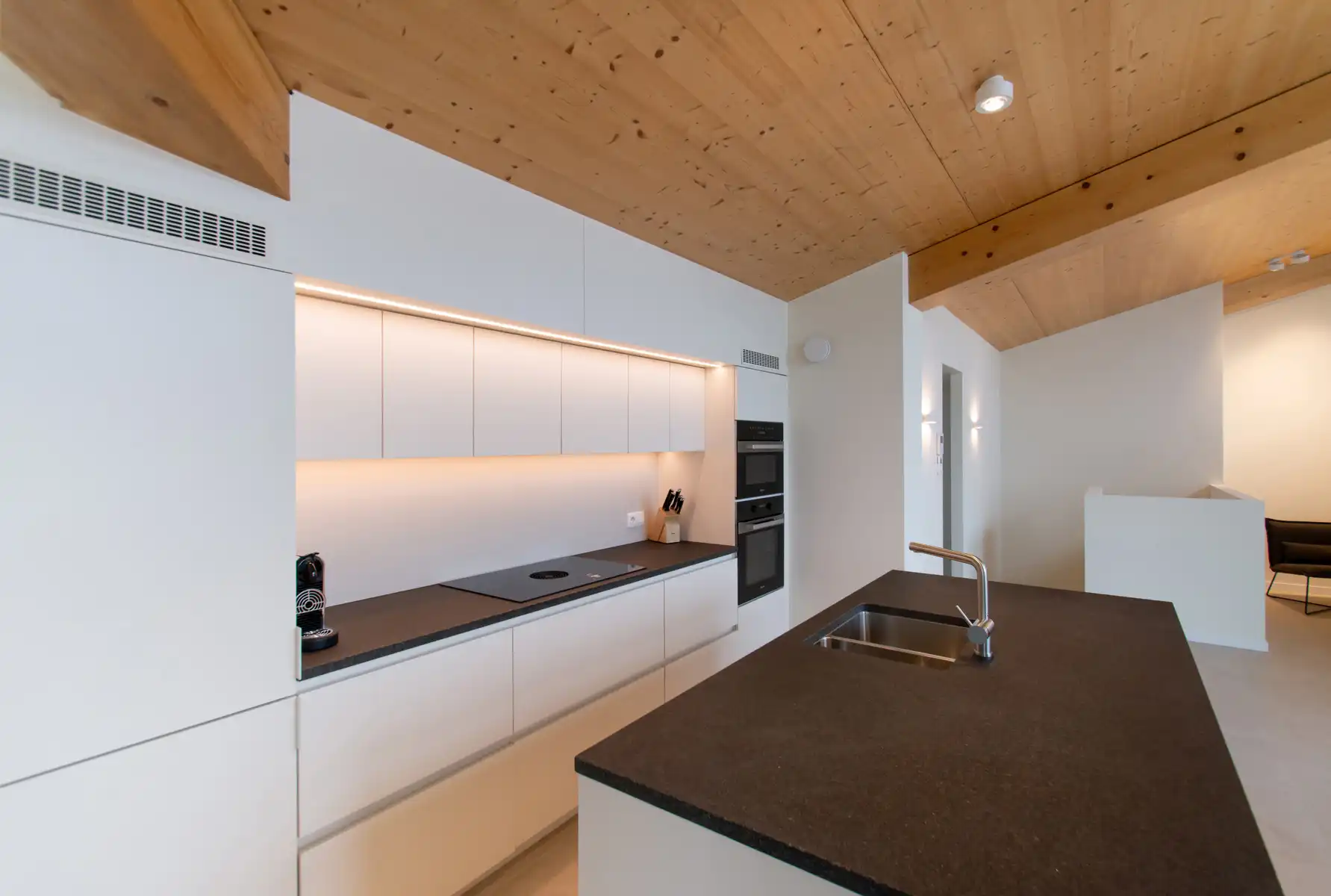 Prachtig gemeubelde 3-kamer penthouse met grote terrassen foto 4